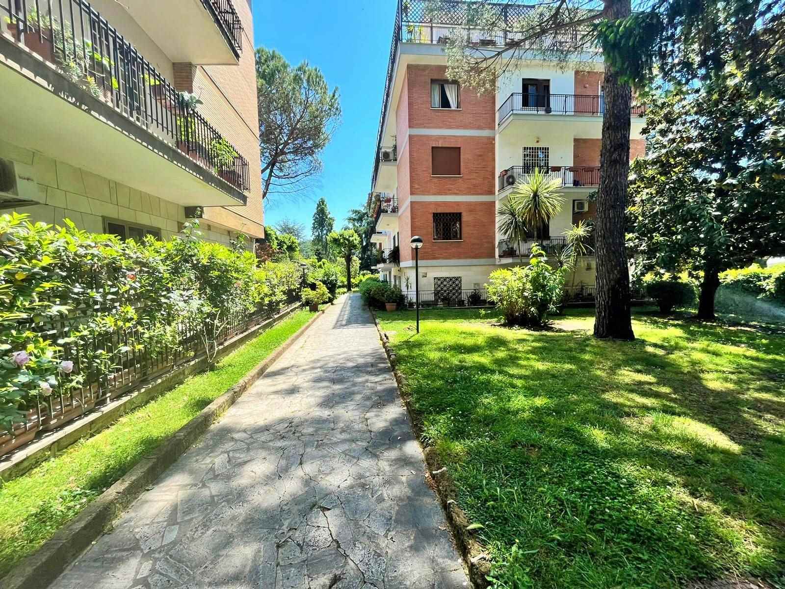 Appartamento in vendita a Roma, 6 locali, zona Zona: 31 . Giustiniana, Tomba di Nerone, Cassia, prezzo € 490.000 | CambioCasa.it