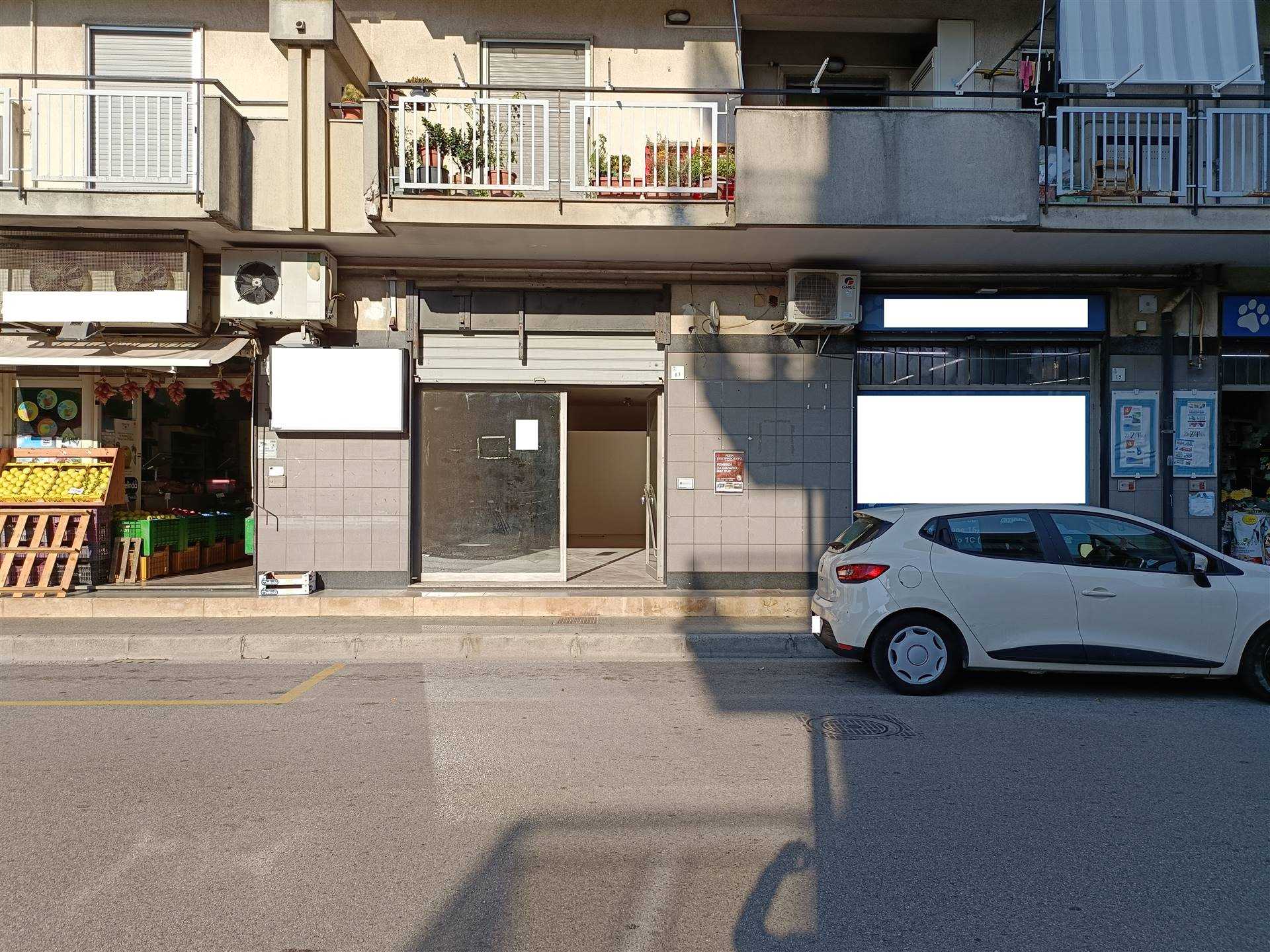 Negozio / Locale in affitto a Baronissi, 2 locali, prezzo € 600 | PortaleAgenzieImmobiliari.it