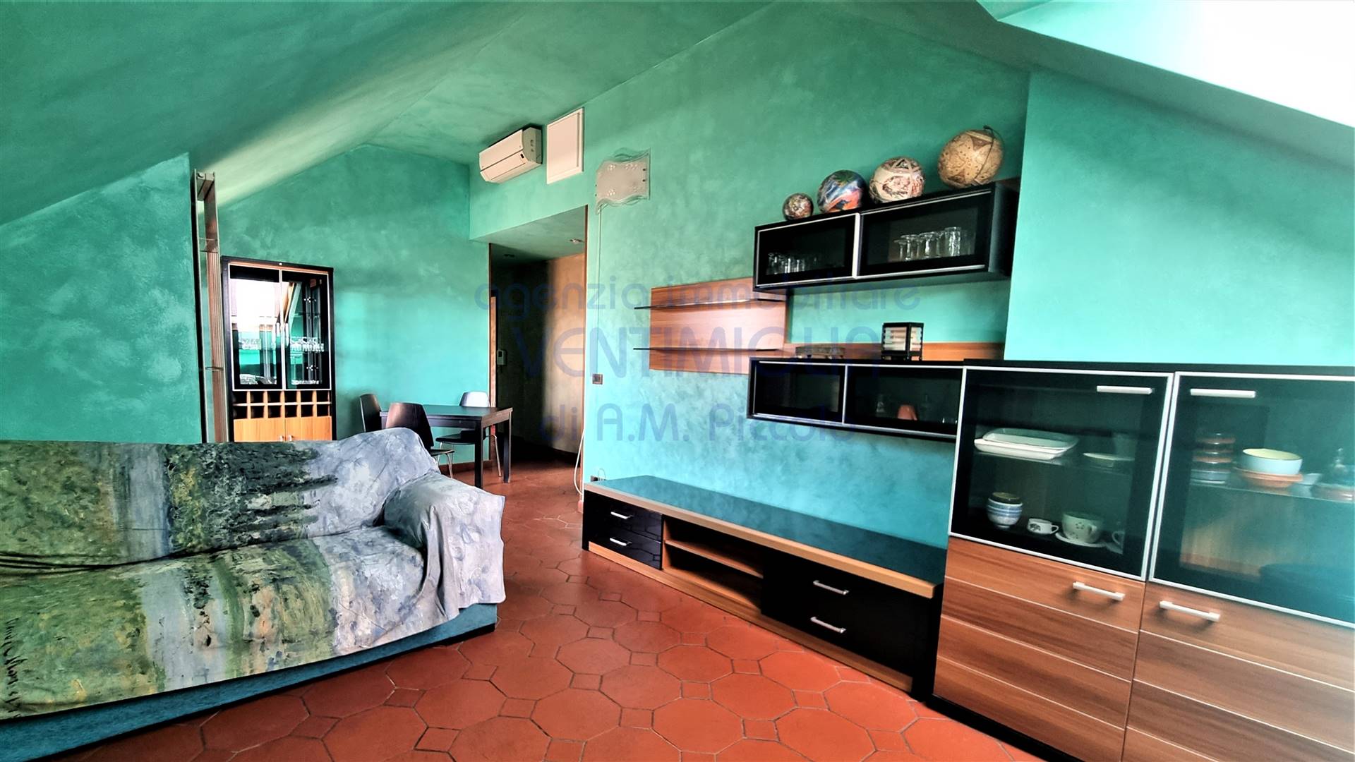 Appartamento in vendita a Ventimiglia, 5 locali, prezzo € 198.000 | PortaleAgenzieImmobiliari.it