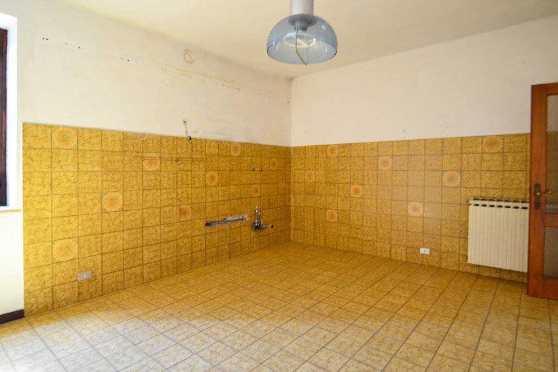 Soluzione Semindipendente in affitto a Montecchio Maggiore, 6 locali, prezzo € 600 | CambioCasa.it
