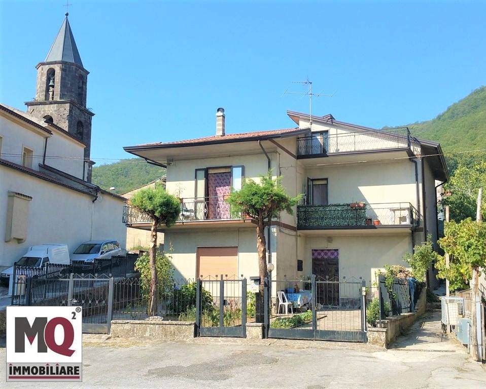 Villa in vendita a Roccamonfina, 7 locali, prezzo € 120.000 | PortaleAgenzieImmobiliari.it