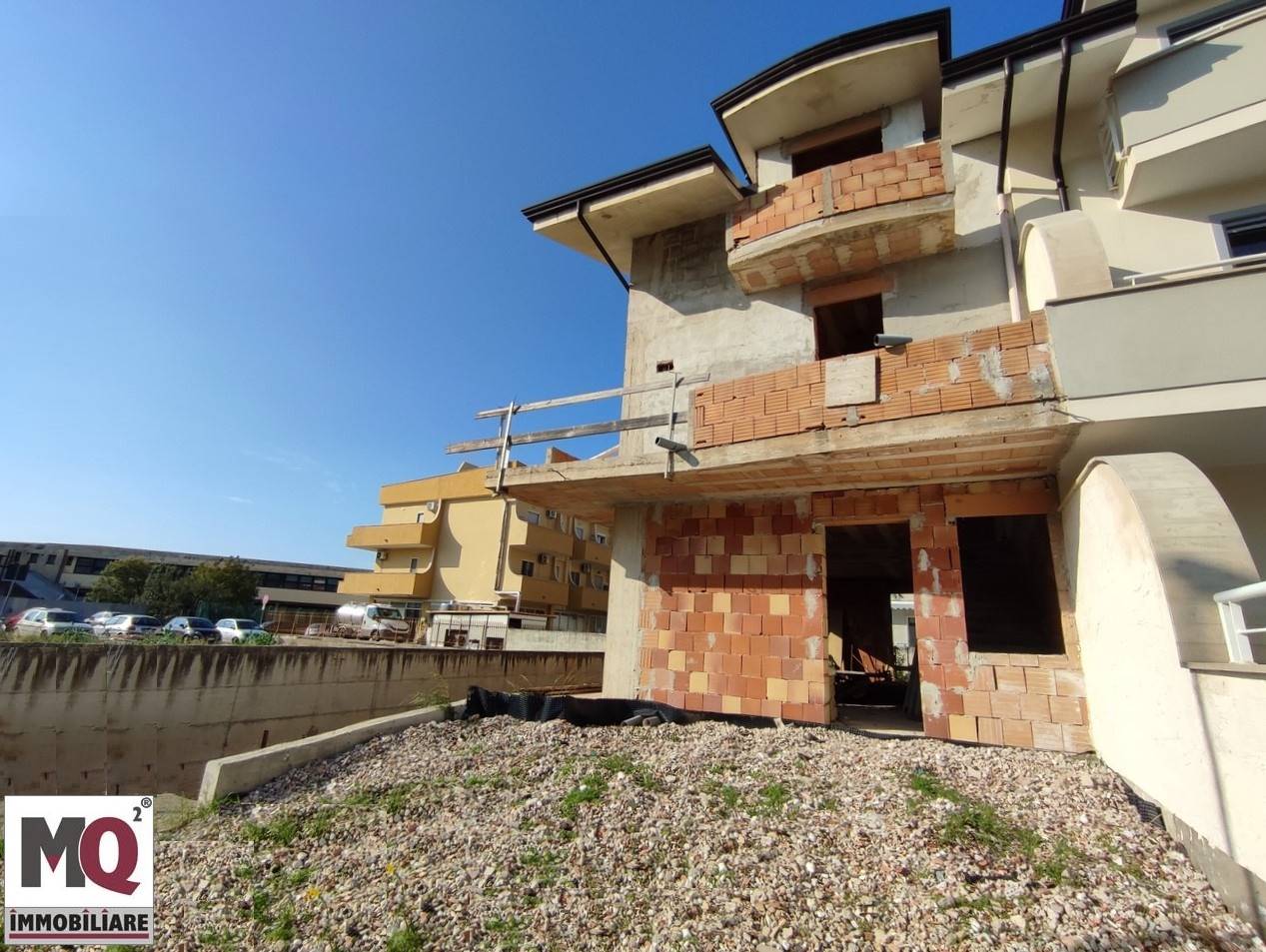 Villa in vendita a Mondragone, 5 locali, prezzo € 170.000 | CambioCasa.it