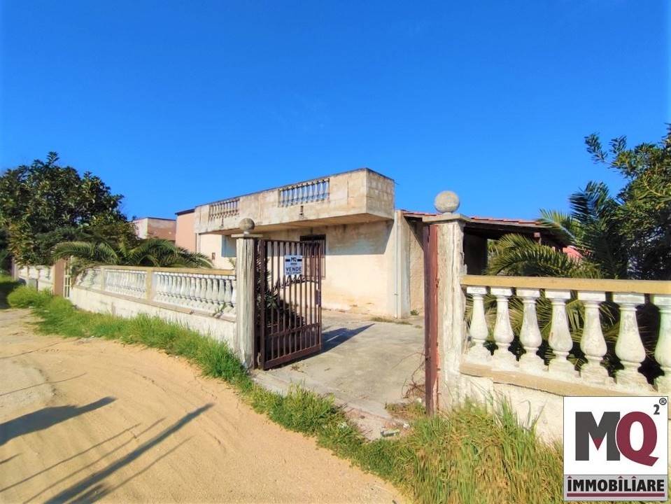 Villa in vendita a Mondragone, 5 locali, zona Zona: Zona Lido, prezzo € 95.000 | CambioCasa.it
