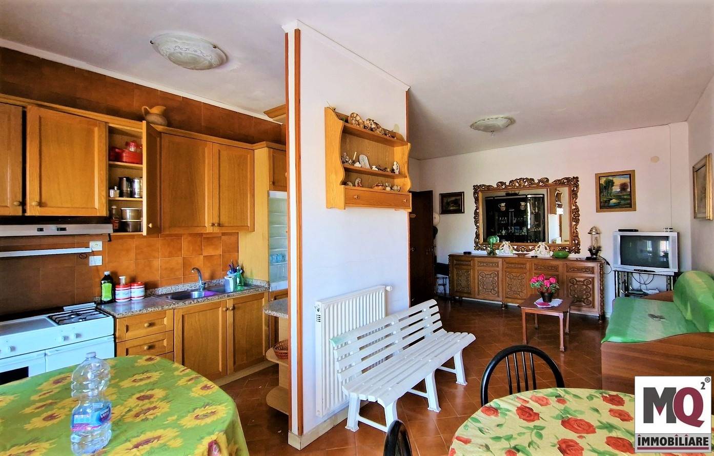 Appartamento in vendita a Mondragone, 4 locali, prezzo € 38.000 | PortaleAgenzieImmobiliari.it