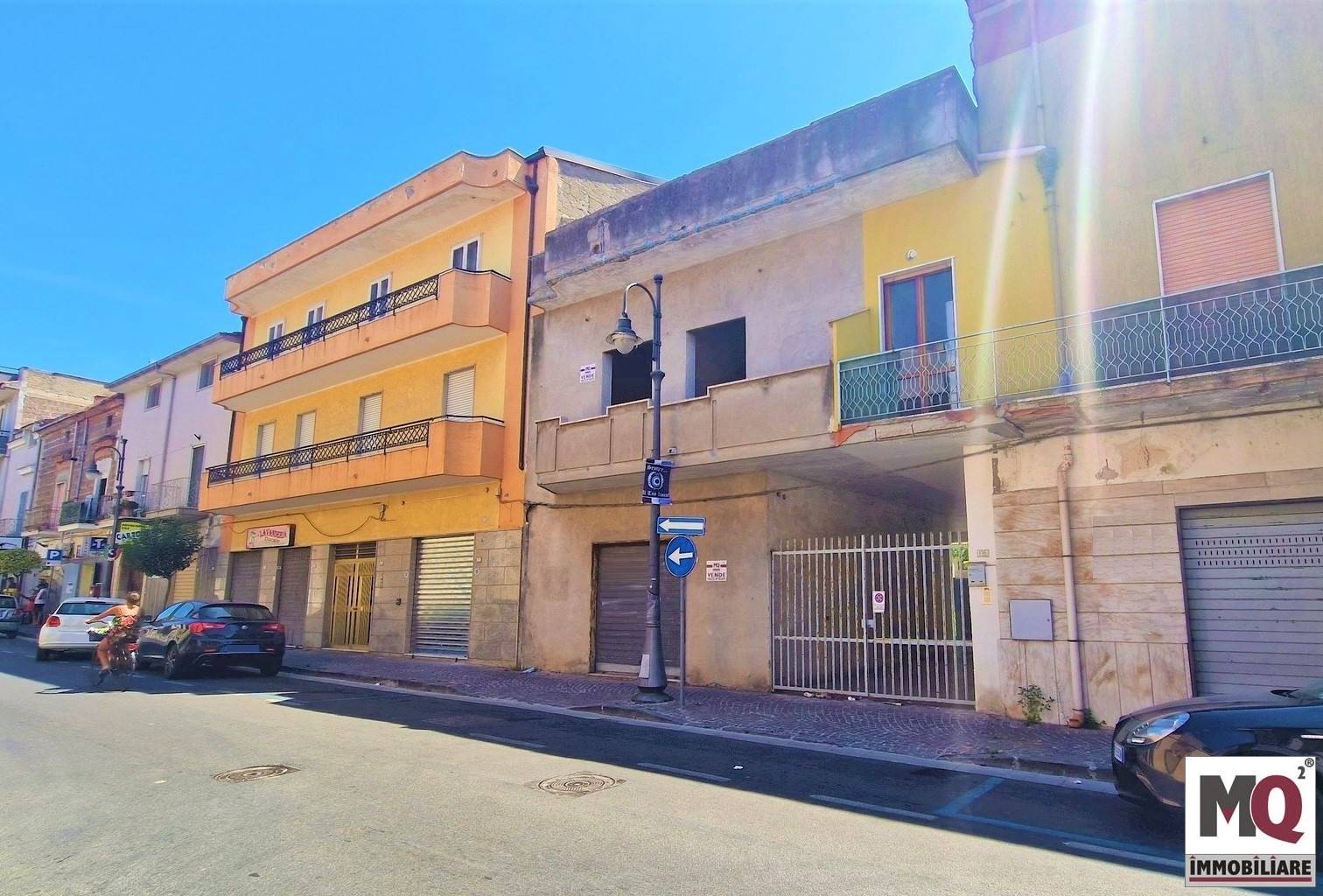Palazzo / Stabile in vendita a Mondragone
