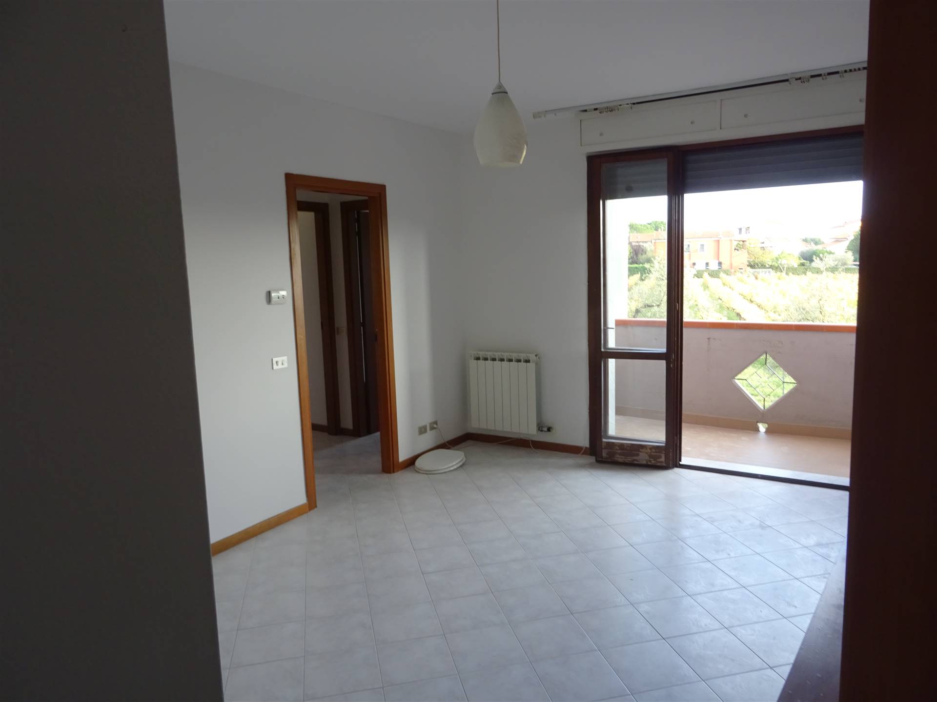 Appartamento in affitto a Sarzana, 3 locali, zona Località: GHIARETTOLO, prezzo € 600 | PortaleAgenzieImmobiliari.it