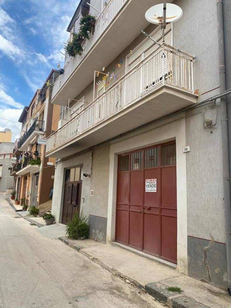 Appartamento in vendita a Naro, 6 locali, prezzo € 70.000 | CambioCasa.it