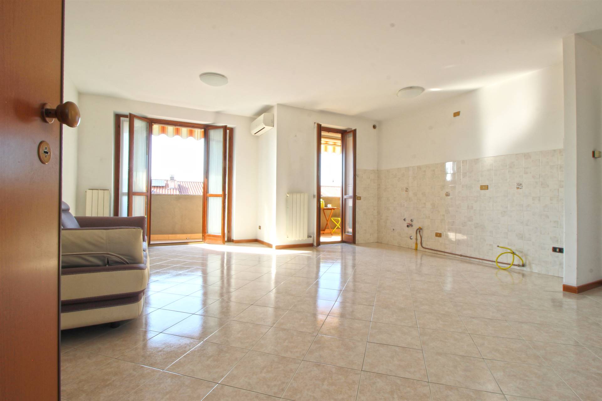 Appartamento in vendita a Solaro, 3 locali, prezzo € 167.000 | PortaleAgenzieImmobiliari.it