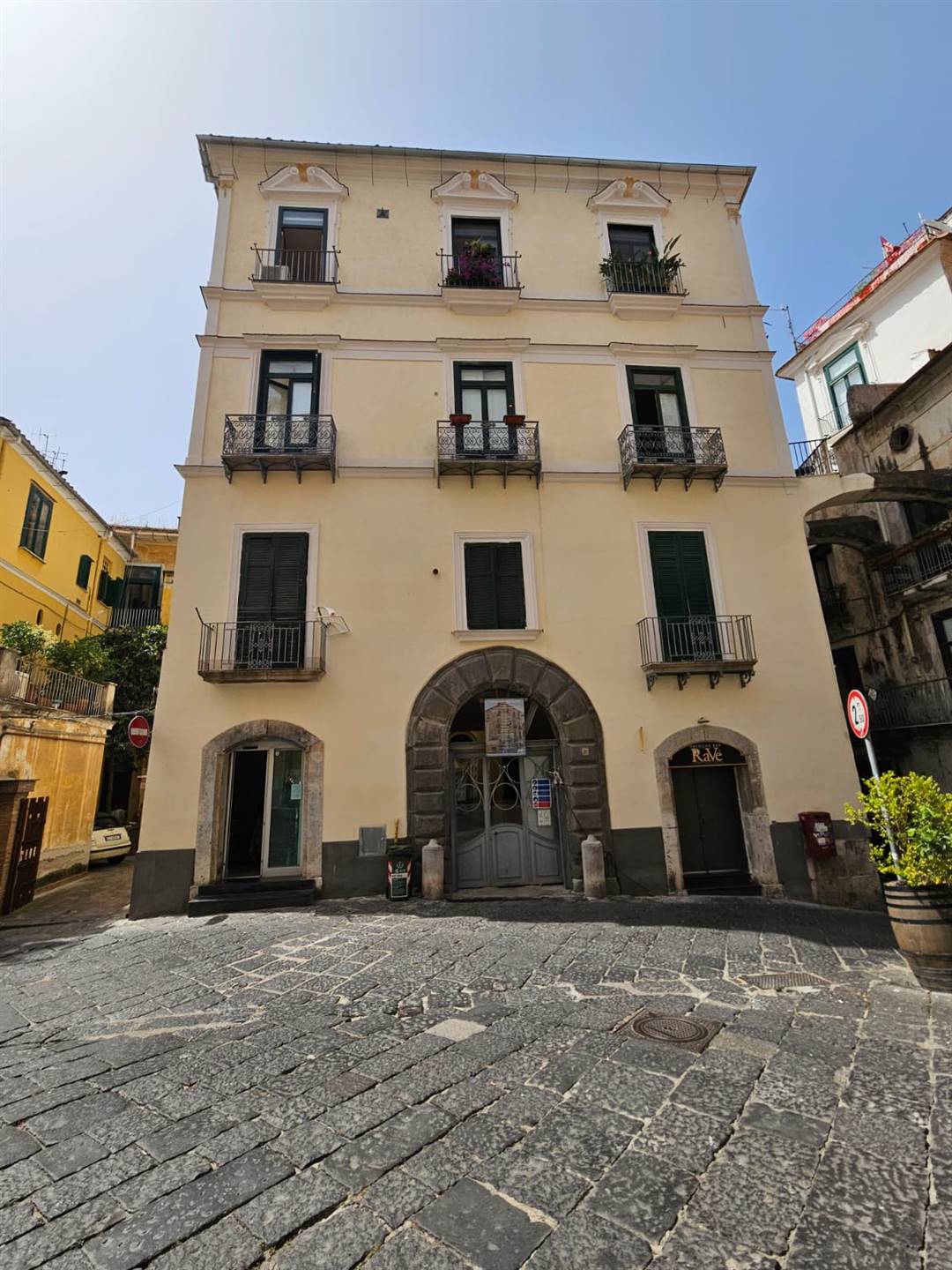 Appartamento in vendita a Salerno, 4 locali, zona ro Storico, prezzo € 495.000 | PortaleAgenzieImmobiliari.it