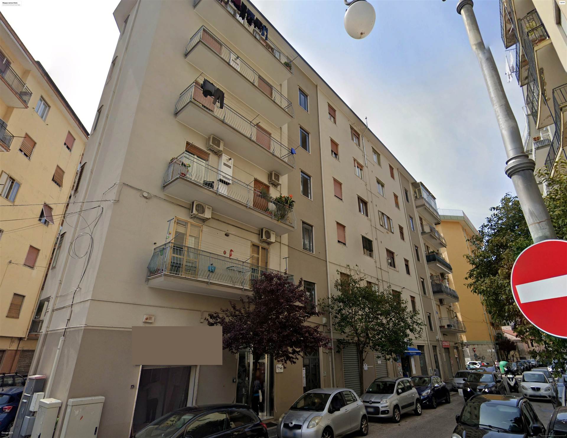 Negozio / Locale in affitto a Salerno, 1 locali, zona ena, prezzo € 400 | PortaleAgenzieImmobiliari.it