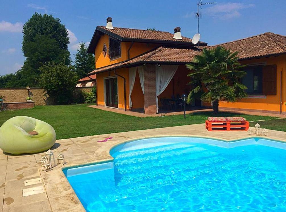 Villa in vendita a Mortara, 6 locali, prezzo € 380.000 | CambioCasa.it