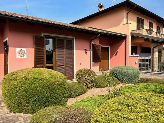 Villa in vendita a Garlasco, 3 locali, prezzo € 195.000 | CambioCasa.it
