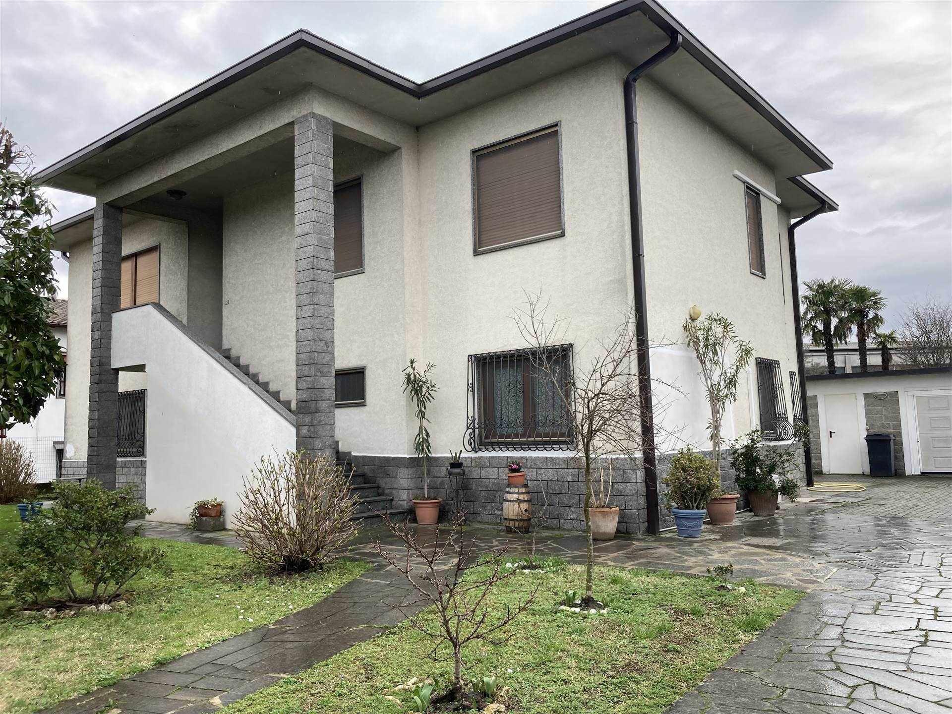 Villa in vendita a Gambolò, 10 locali, prezzo € 270.000 | PortaleAgenzieImmobiliari.it