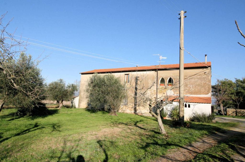 Rustico / Casale in vendita a Scarlino, 12 locali, prezzo € 480.000 | PortaleAgenzieImmobiliari.it