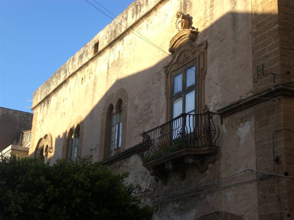 Palazzo / Stabile in vendita a Sciacca, 10 locali, zona Località: CENTRO STORICO, Trattative riservate | PortaleAgenzieImmobiliari.it
