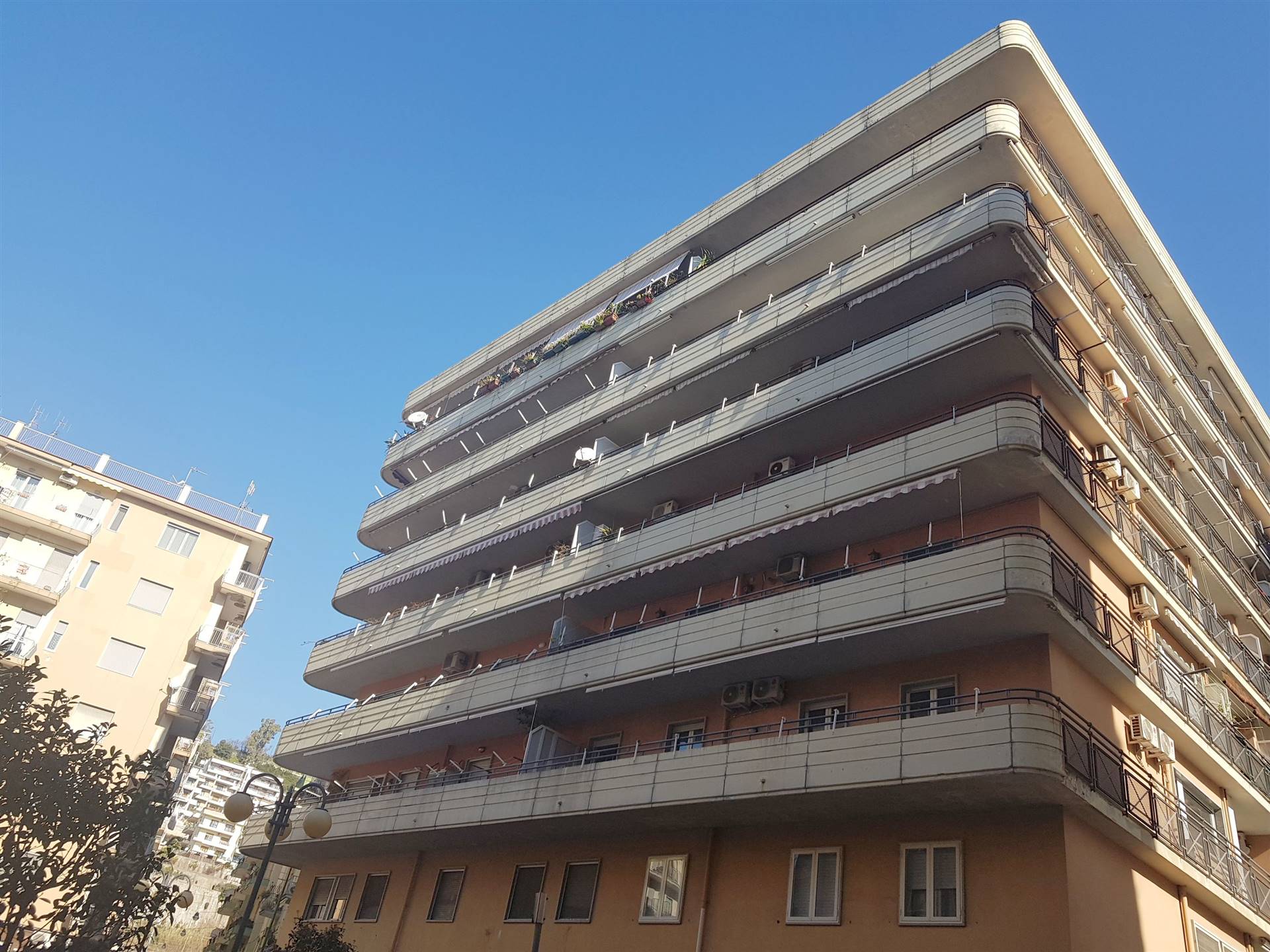 Appartamento in vendita a Salerno, 5 locali, zona ione, Trattative riservate | PortaleAgenzieImmobiliari.it