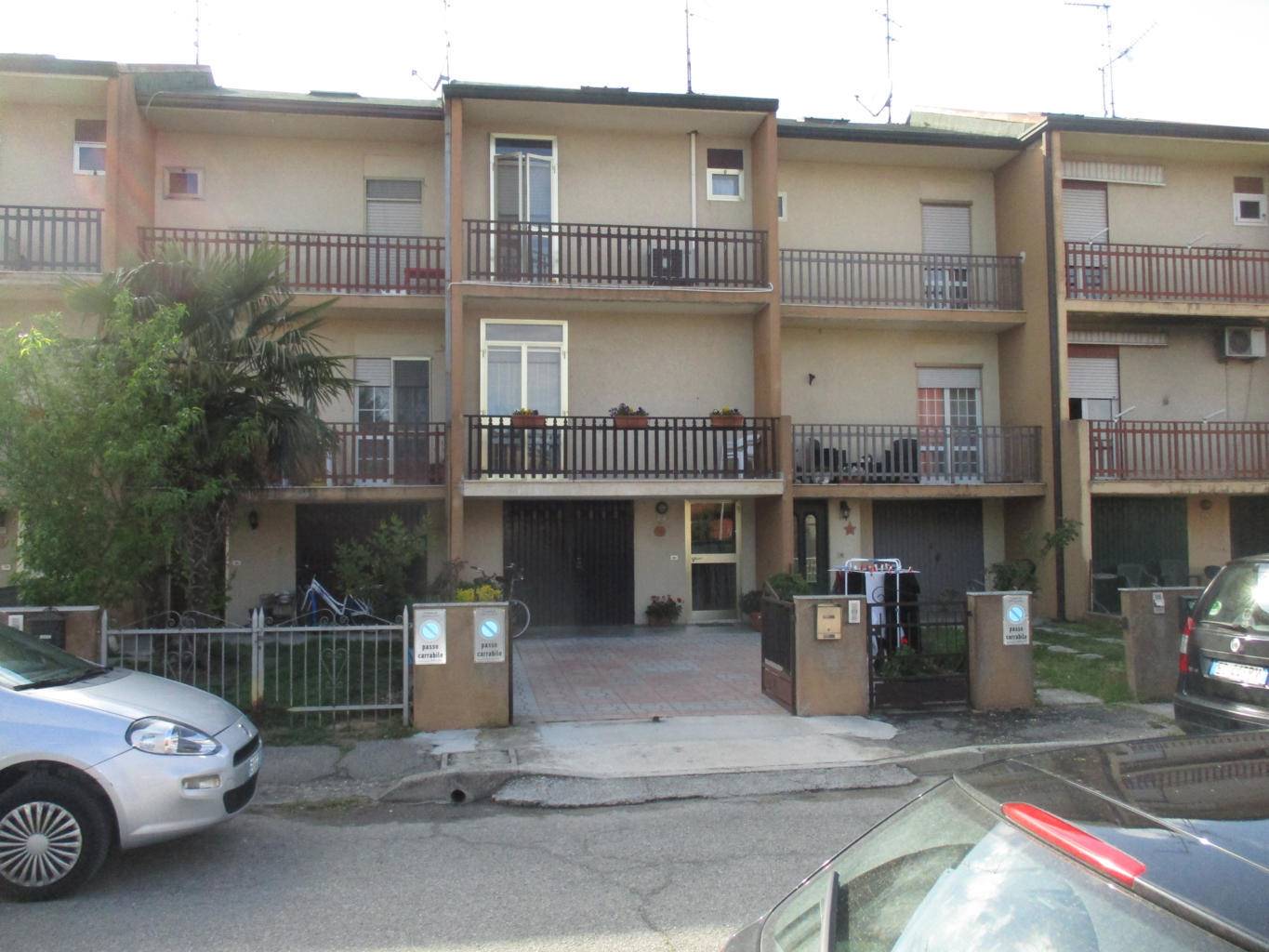 Villa a Schiera in vendita a Ostellato, 5 locali, prezzo € 80.000 | PortaleAgenzieImmobiliari.it