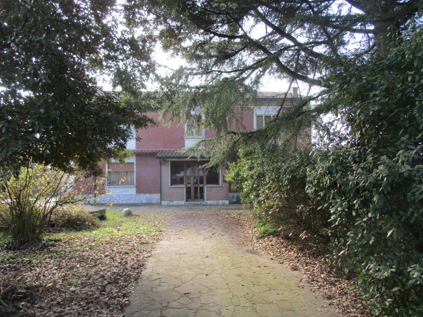 Villa in vendita a Fiscaglia, 16 locali, zona Località: MIGLIARINO, prezzo € 120.000 | PortaleAgenzieImmobiliari.it