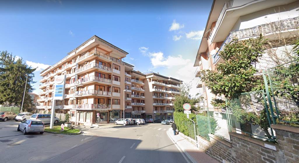 Magazzino in vendita a Avellino, 1 locali, zona Zona: Semicentro, prezzo € 90.000 | CambioCasa.it