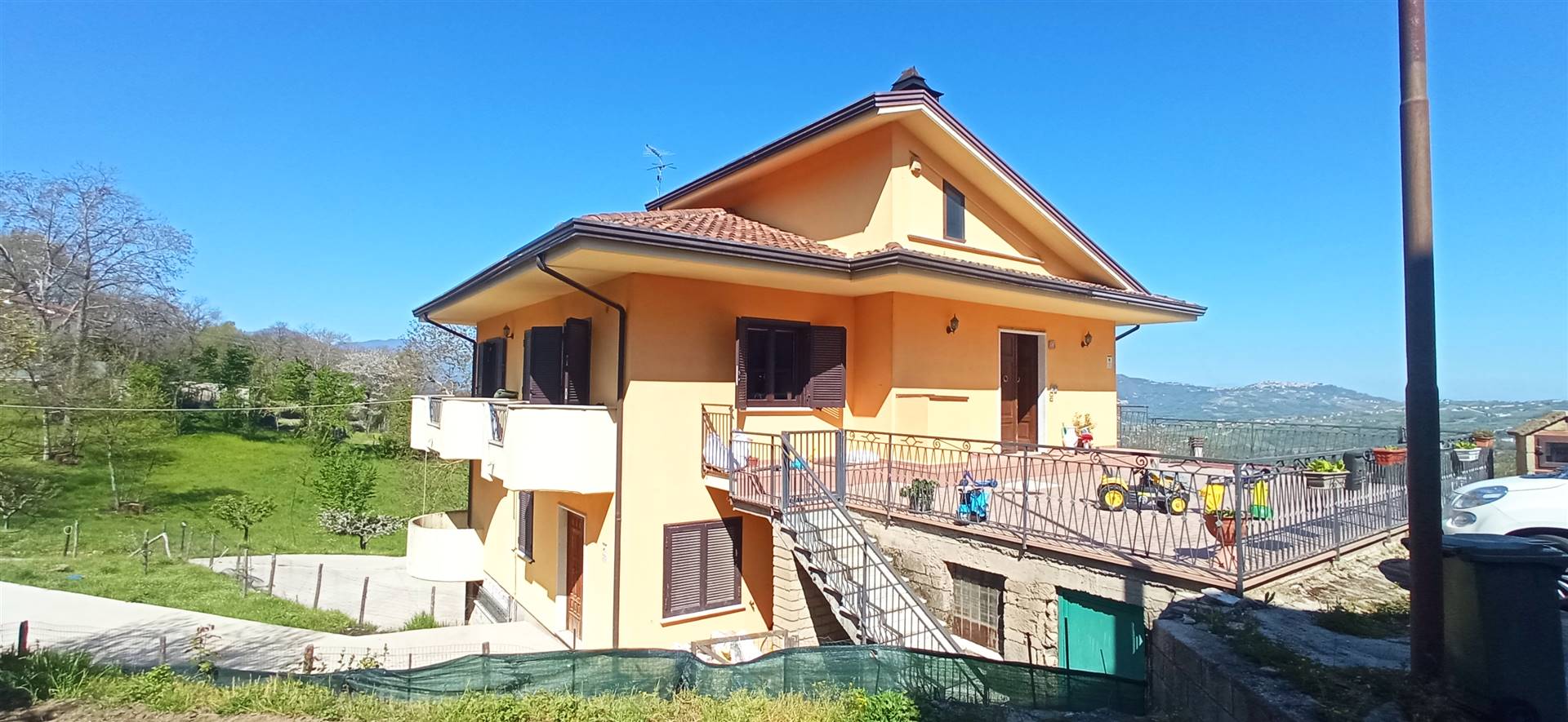Villa in vendita a Montefalcione, 8 locali, zona Zona: Castelrotto, prezzo € 206.000 | CambioCasa.it