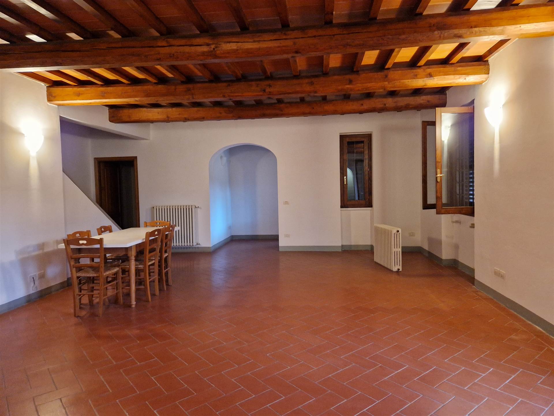 Villa in affitto a Fiesole, 8 locali, zona ine, prezzo € 2.000 | PortaleAgenzieImmobiliari.it