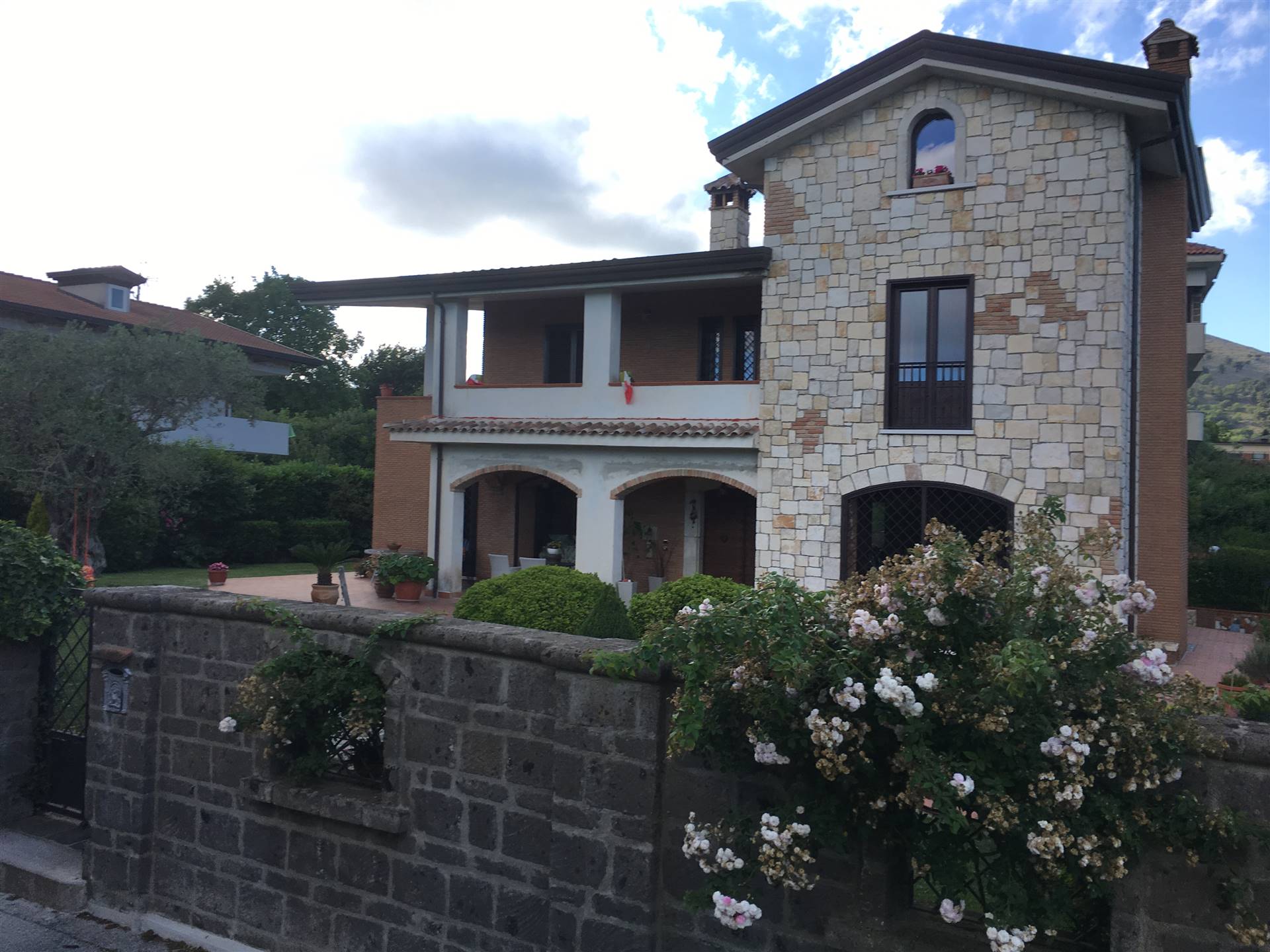 Villa in vendita a Caserta, 6 locali, zona la, prezzo € 450.000 | PortaleAgenzieImmobiliari.it