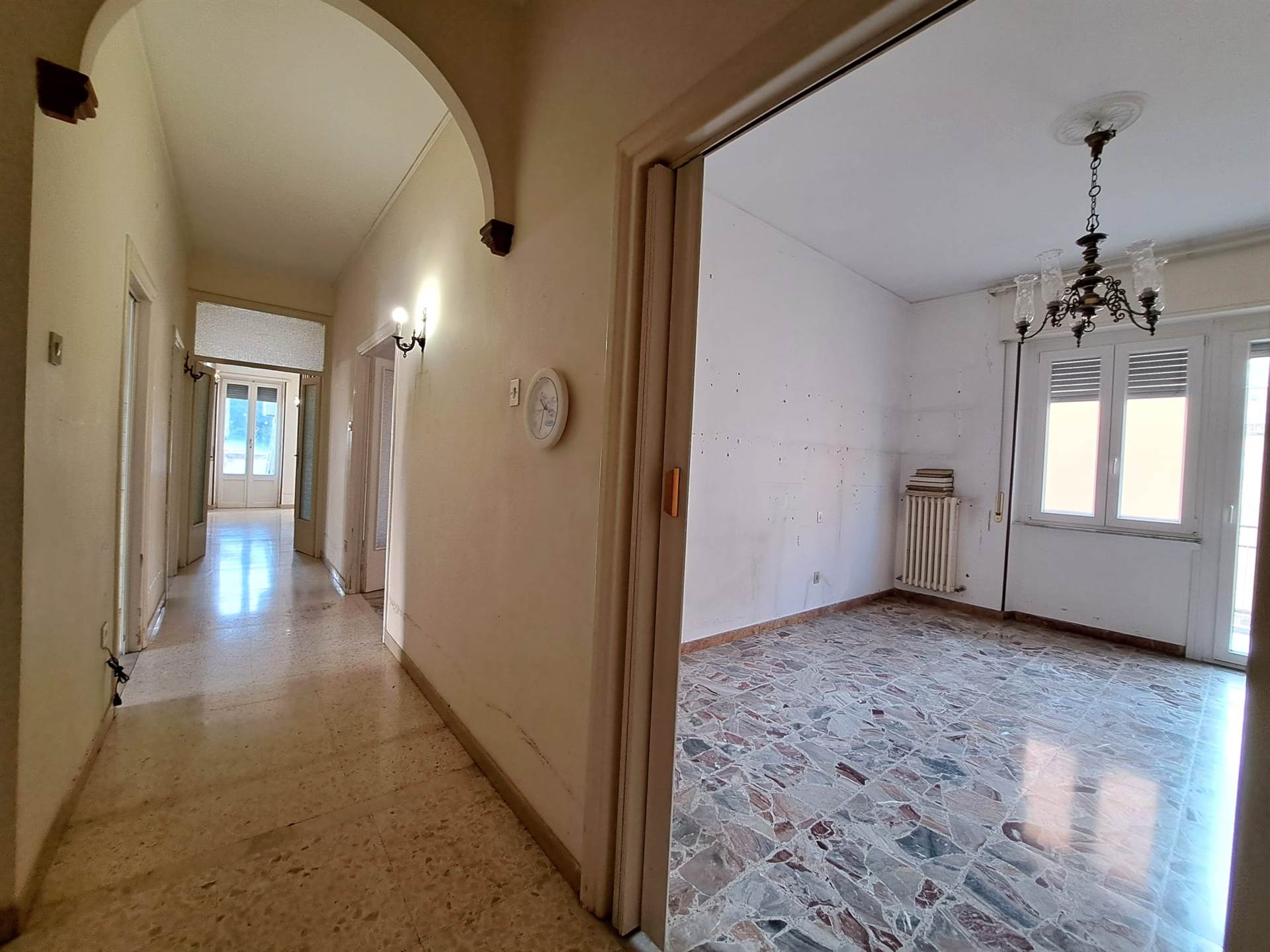 Appartamento in vendita a Viterbo, 6 locali, zona Località: CAPPUCCINI, prezzo € 125.000 | PortaleAgenzieImmobiliari.it