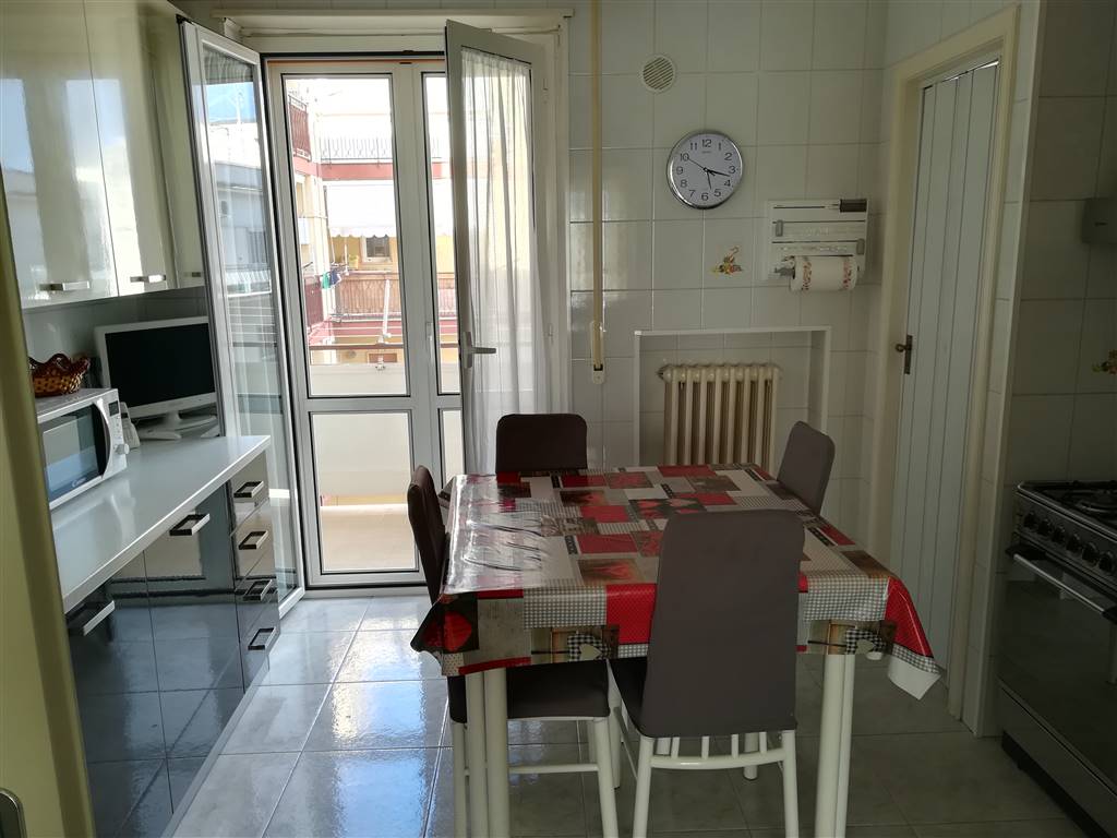Appartamento in vendita a Bitonto, 4 locali, prezzo € 165.000 | CambioCasa.it