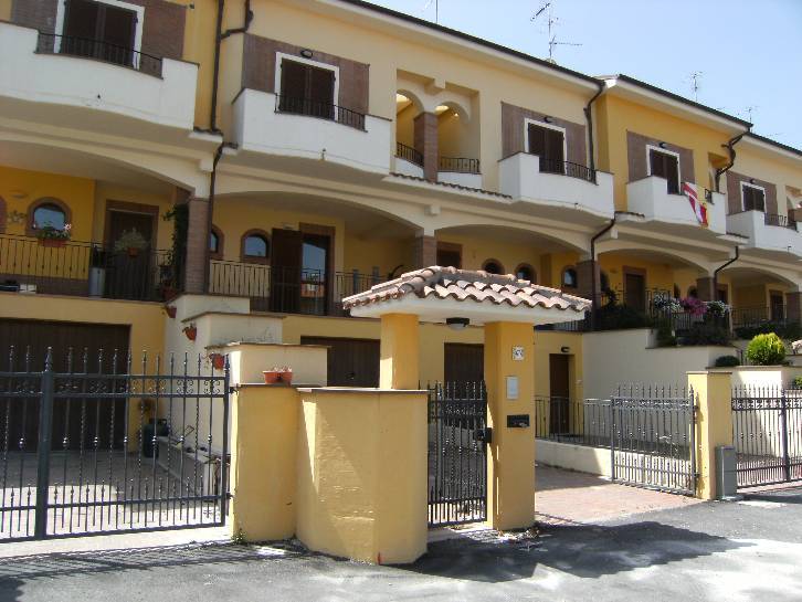 Villa a Schiera in vendita a Bitonto, 5 locali, prezzo € 275.000 | CambioCasa.it