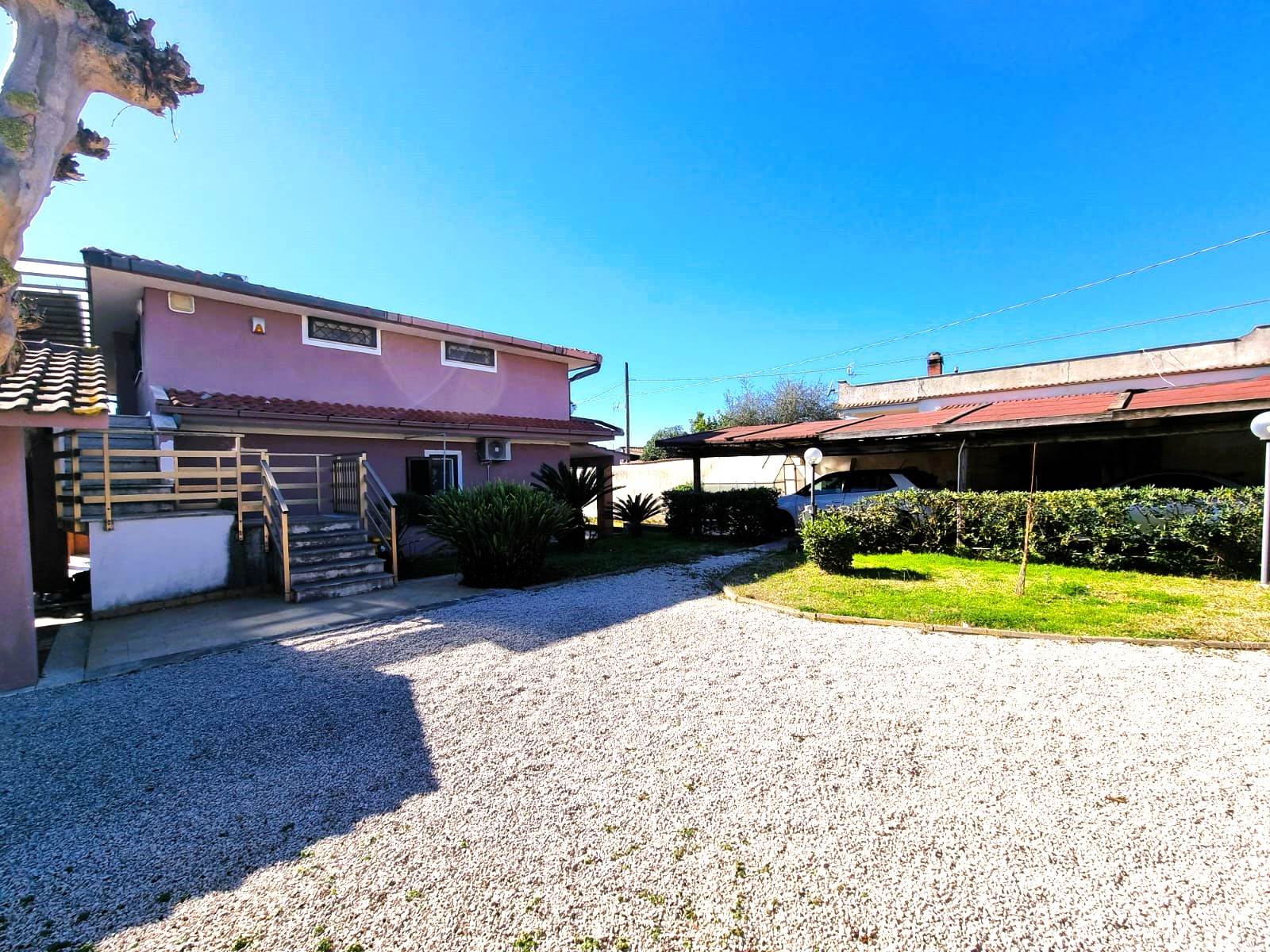 Villa in vendita a Nettuno, 8 locali, zona Cancelli, prezzo € 280.000 | PortaleAgenzieImmobiliari.it