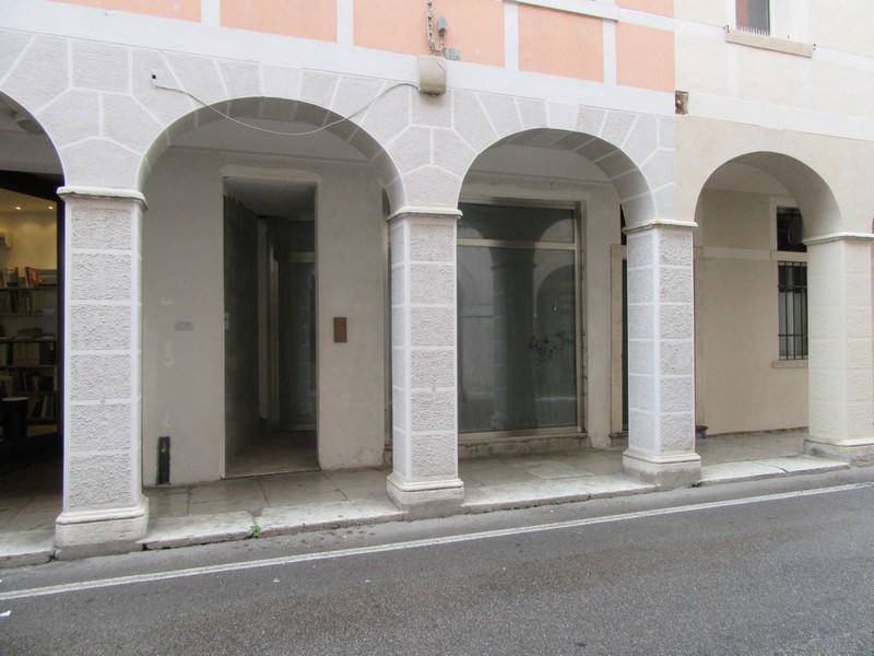 Negozio / Locale in vendita a Treviso, 3 locali, zona Zona: Centro storico, prezzo € 330.000 | CambioCasa.it