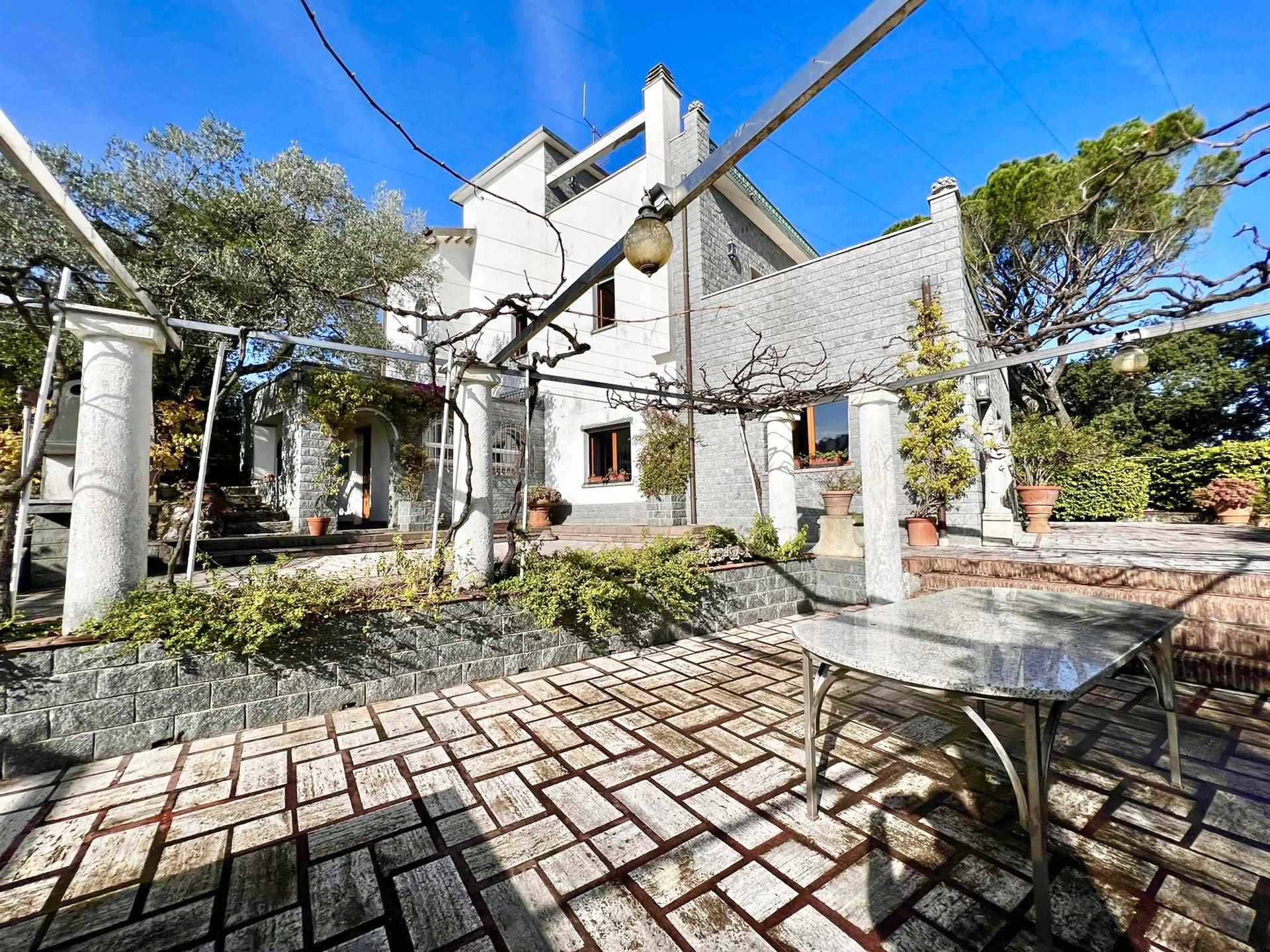 Villa in vendita a Portovenere, 13 locali, zona razie, prezzo € 3.500.000 | PortaleAgenzieImmobiliari.it