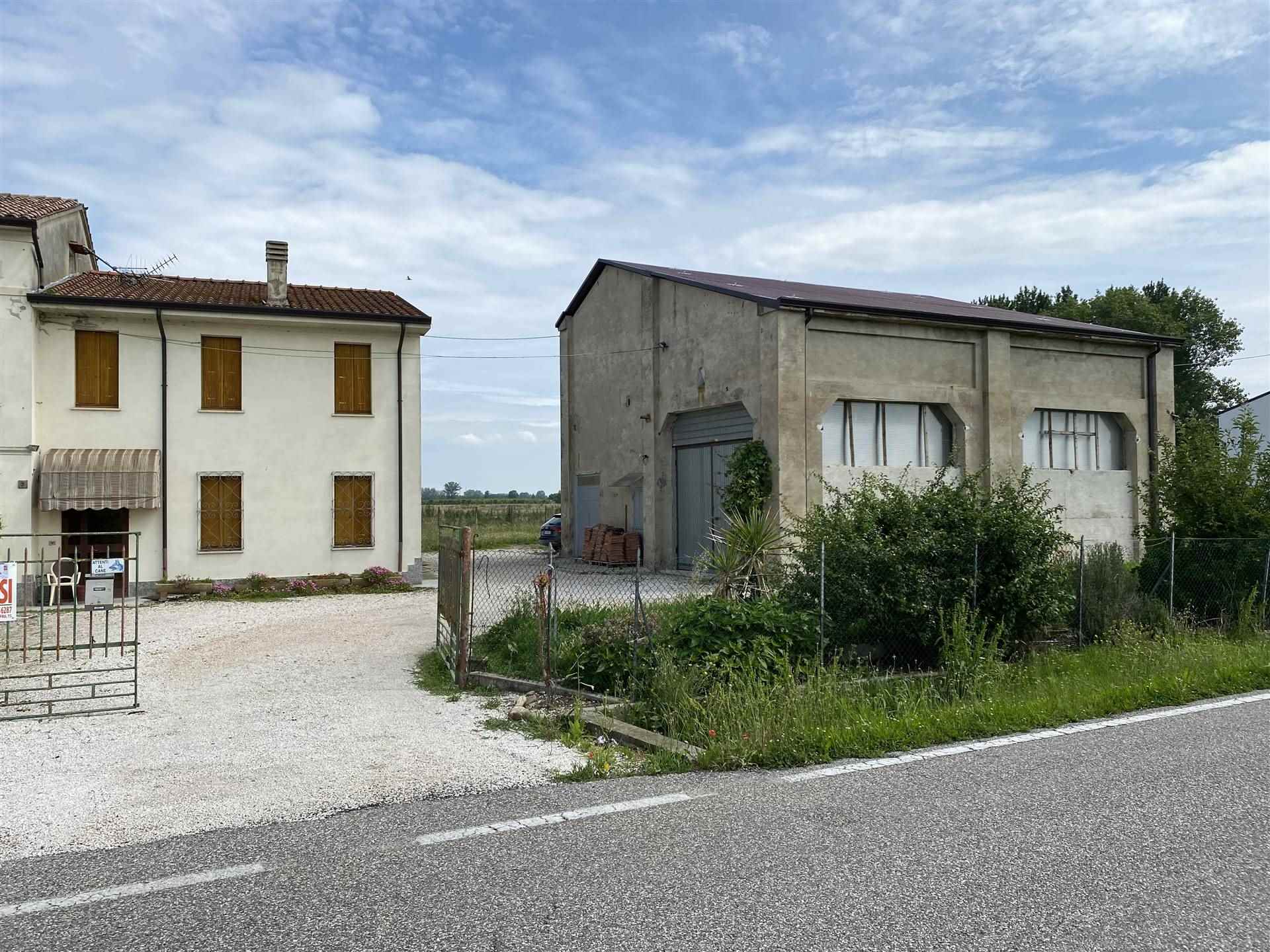Rustico / Casale in vendita a Schivenoglia, 11 locali, Trattative riservate | PortaleAgenzieImmobiliari.it
