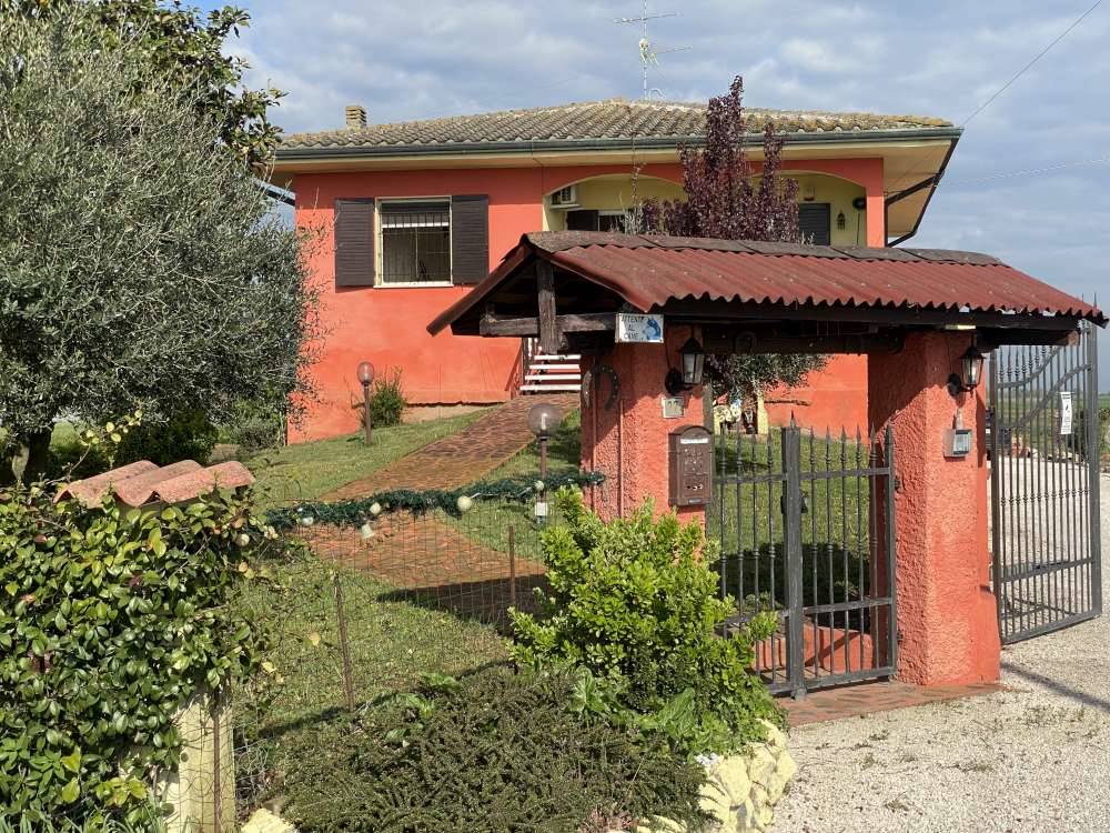 Soluzione Indipendente in vendita a Poggio Rusco, 6 locali, zona Località: DRAGONCELLO, prezzo € 135.000 | PortaleAgenzieImmobiliari.it