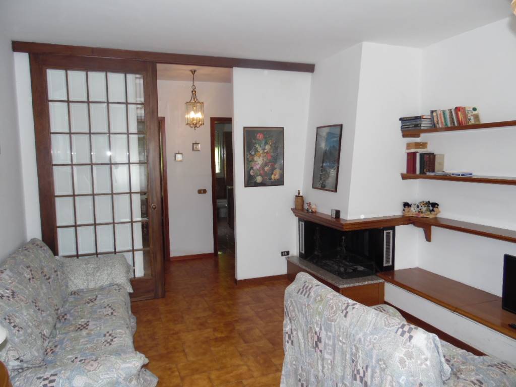 Appartamento in vendita a Fivizzano, 6 locali, zona Località: MONZONE, prezzo € 90.000 | PortaleAgenzieImmobiliari.it