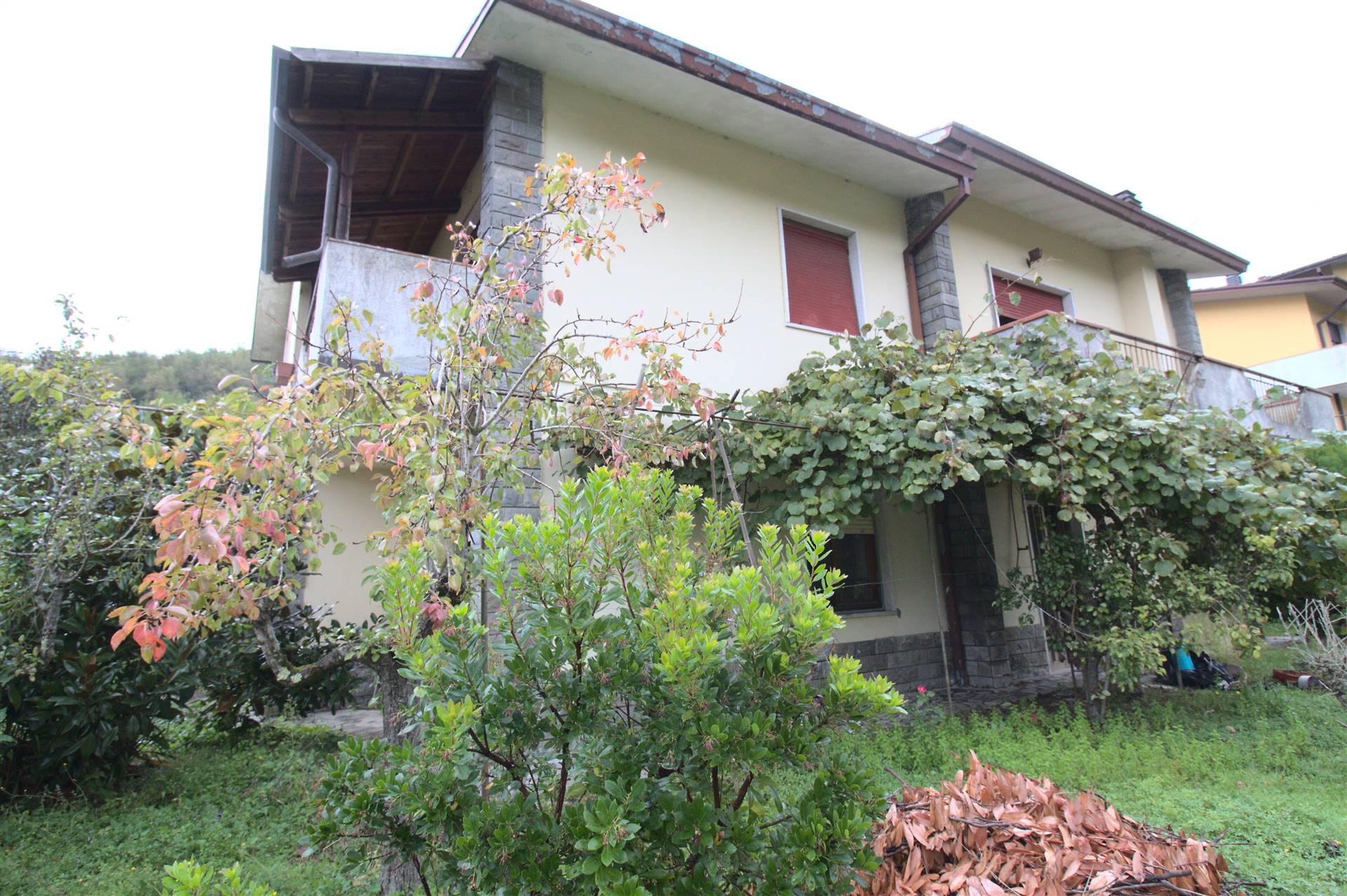 Villa in vendita a Fivizzano, 8 locali, prezzo € 190.000 | PortaleAgenzieImmobiliari.it