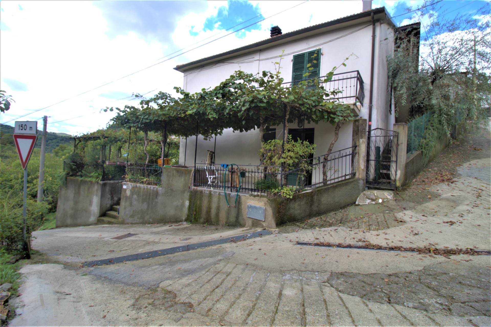 Soluzione Indipendente in vendita a Fivizzano, 10 locali, zona Località: ALEBBIO, prezzo € 149.000 | CambioCasa.it