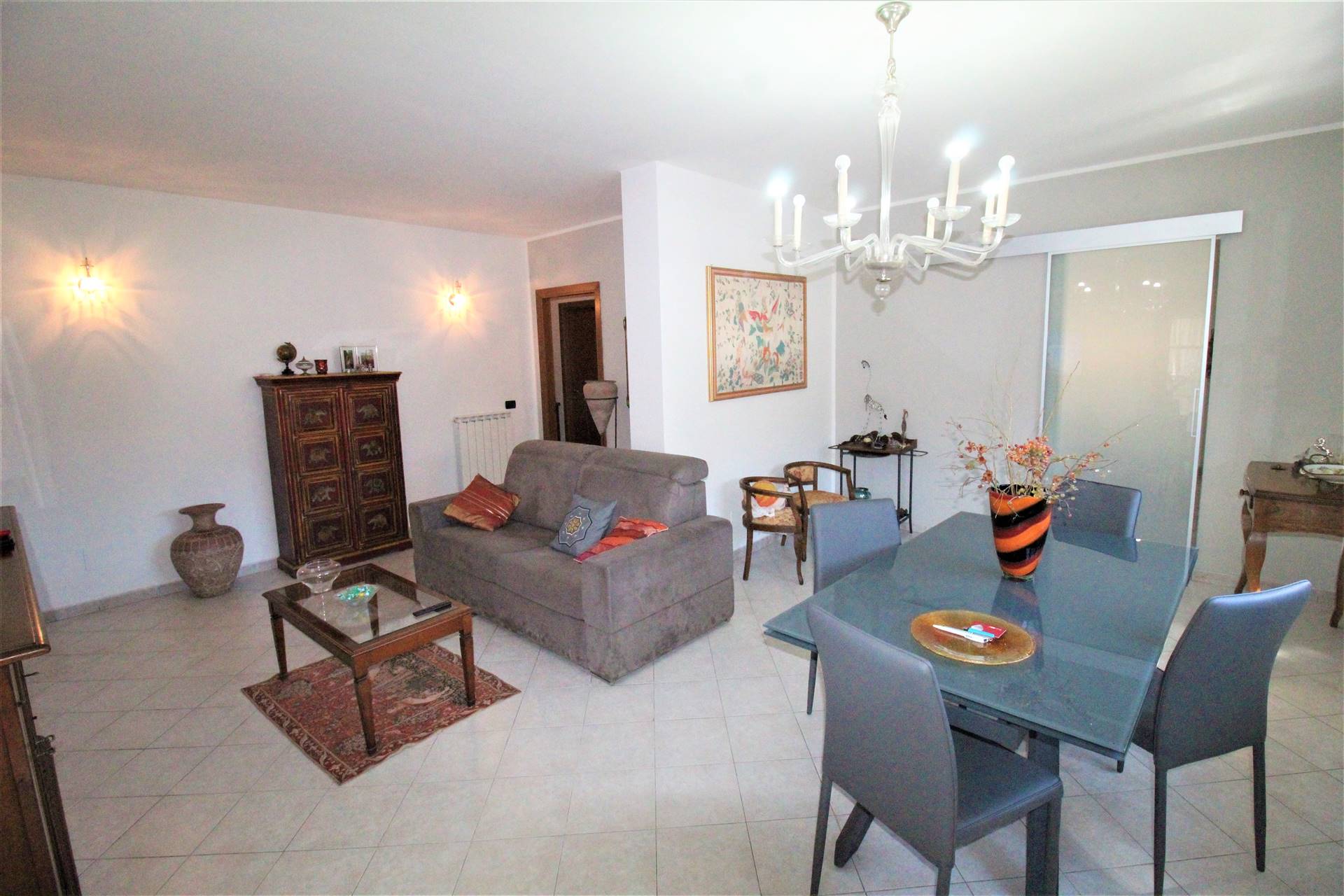 Appartamento in vendita a Aulla, 7 locali, prezzo € 170.000 | PortaleAgenzieImmobiliari.it