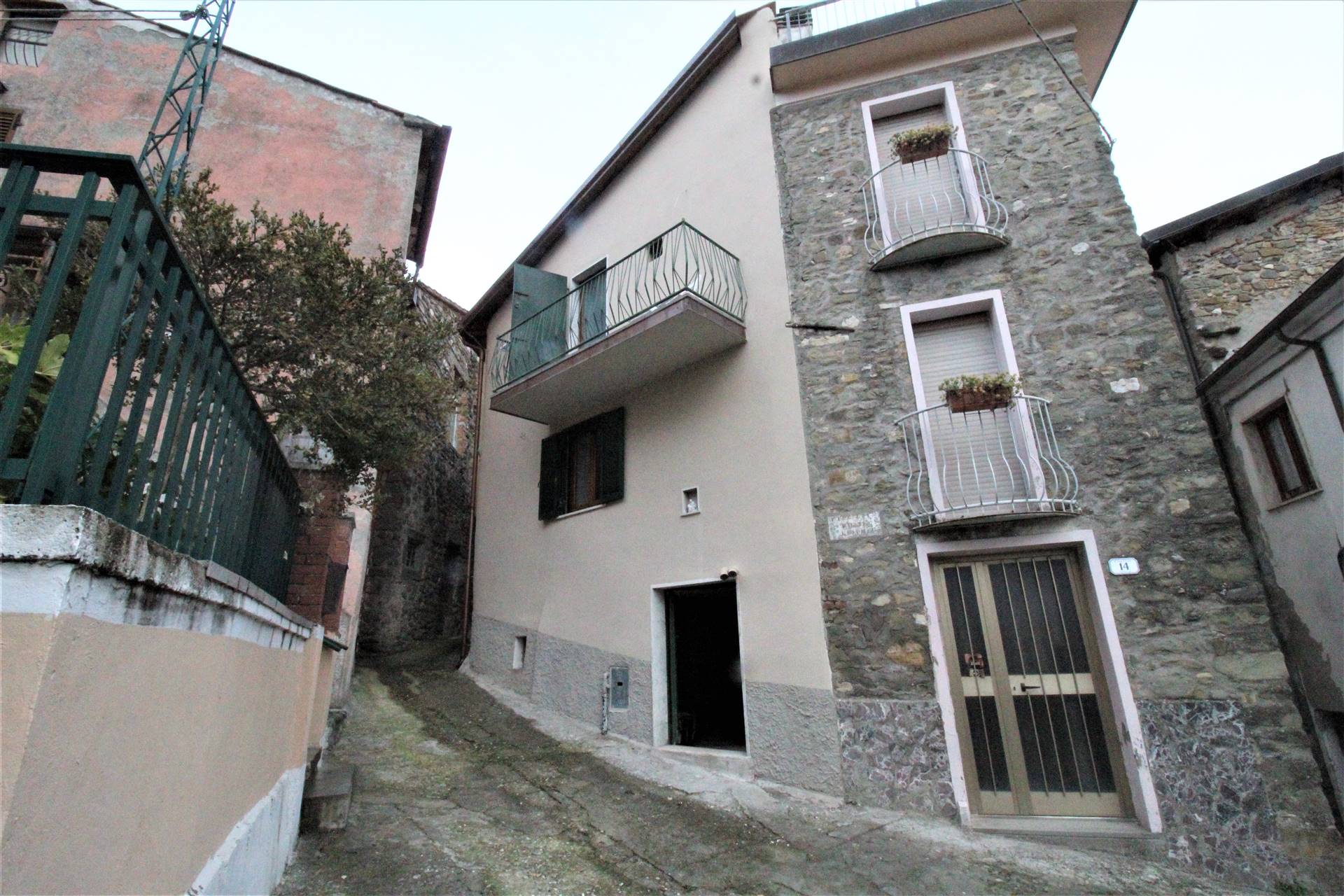 Soluzione Semindipendente in vendita a Fivizzano, 4 locali, zona Località: GASSANO, prezzo € 55.000 | PortaleAgenzieImmobiliari.it