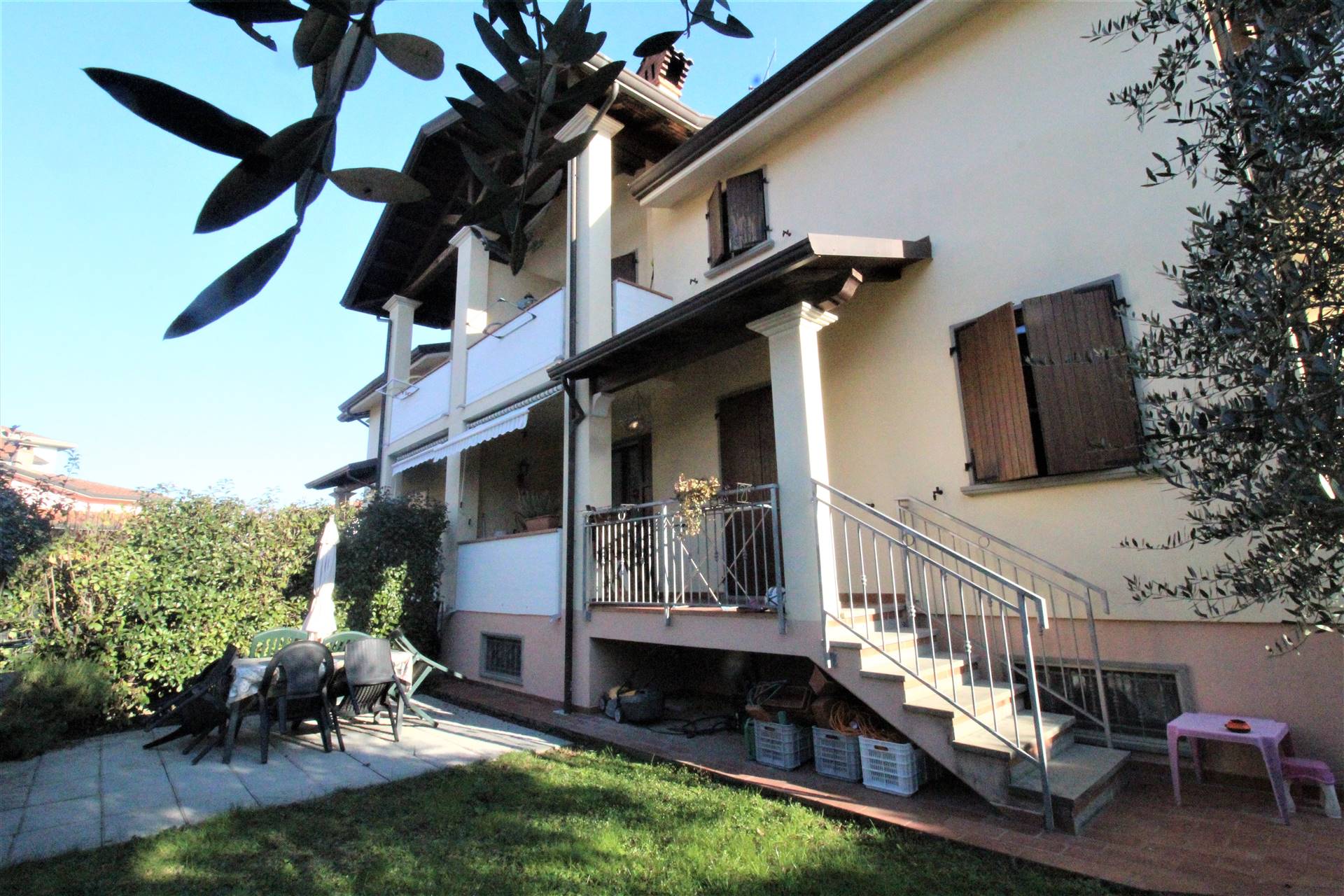 Villa Bifamiliare in vendita a Aulla, 7 locali, prezzo € 270.000 | PortaleAgenzieImmobiliari.it