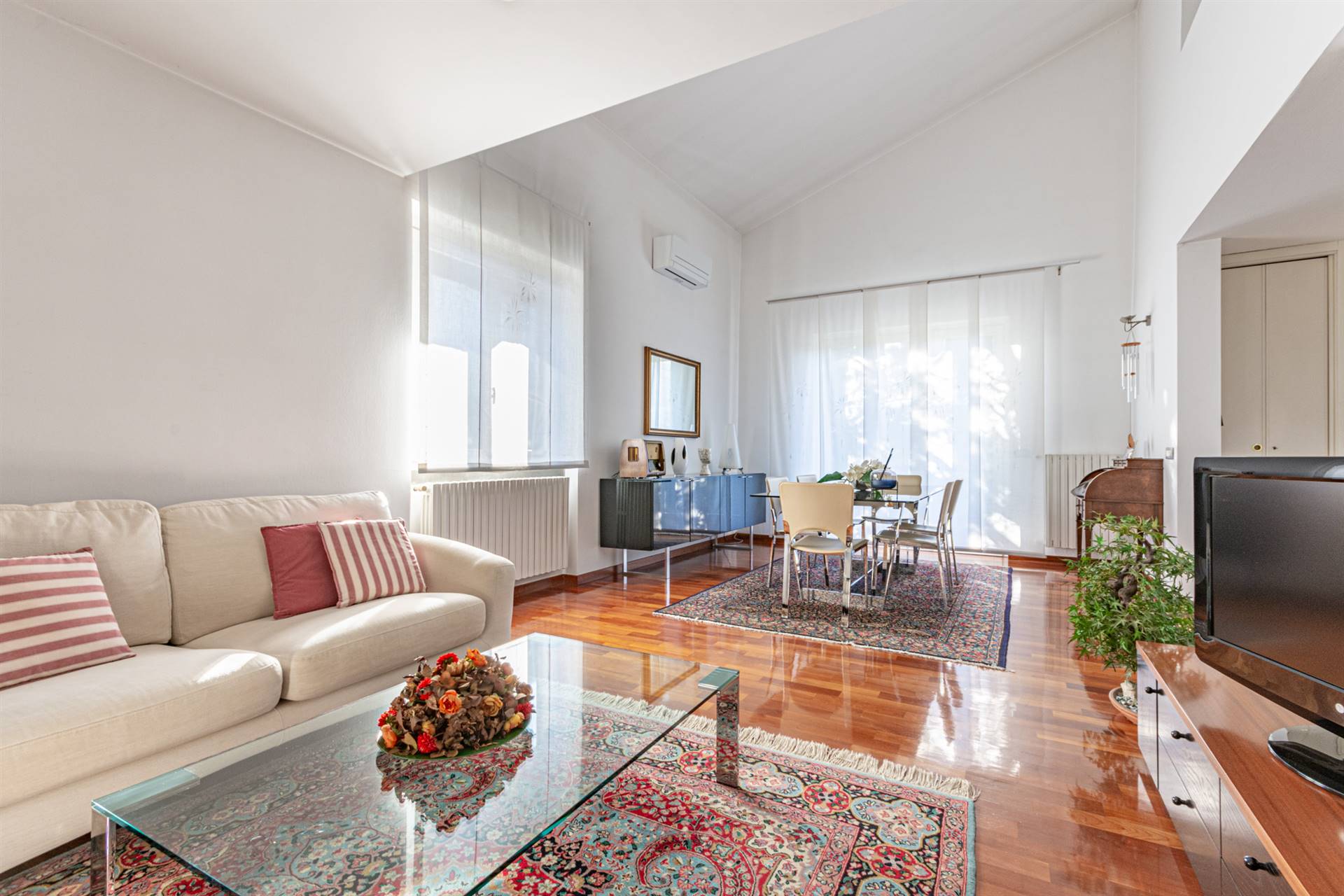 Villa in vendita a Rezzato, 6 locali, prezzo € 460.000 | PortaleAgenzieImmobiliari.it