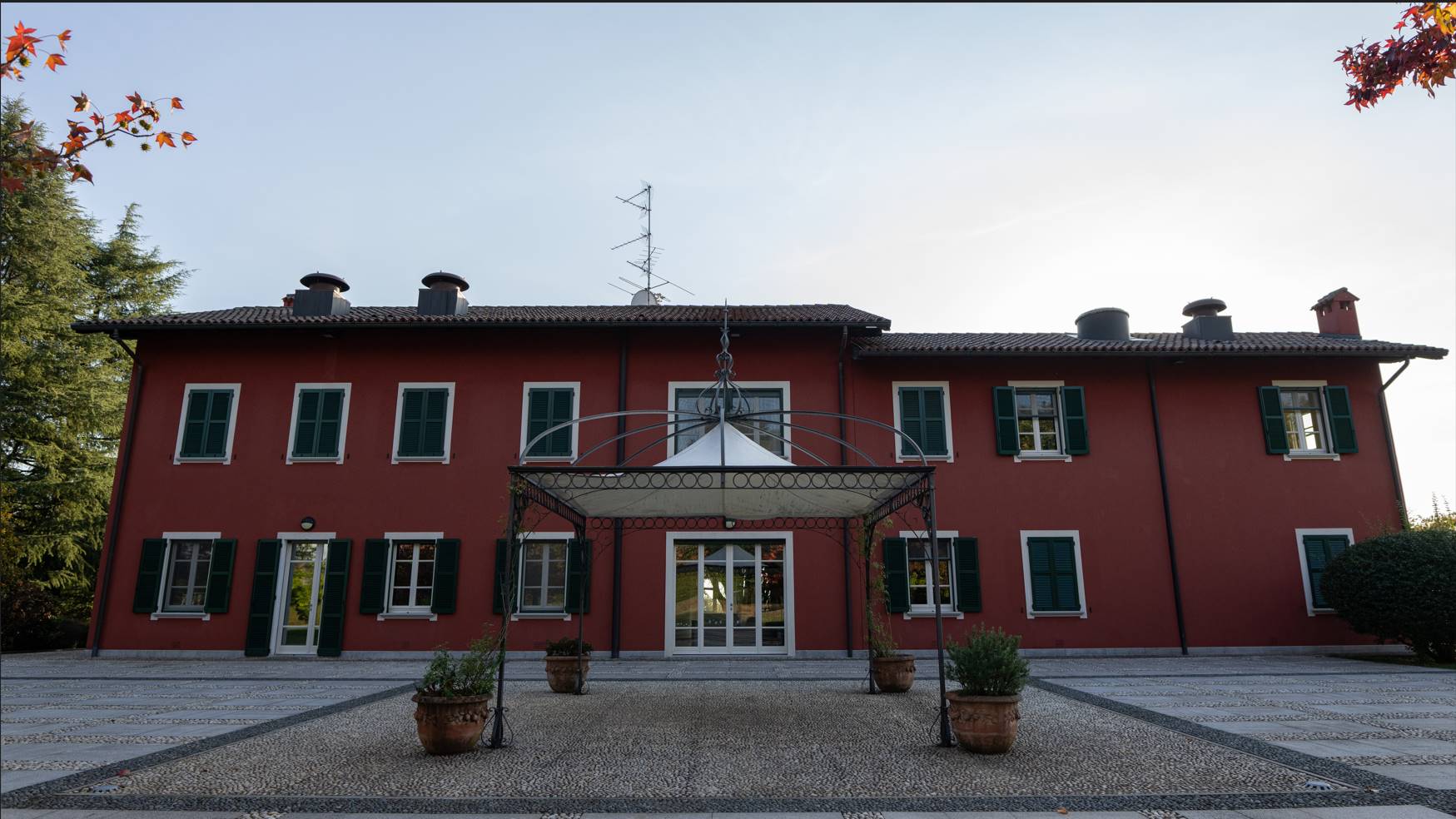 Villa in vendita a Cassano Magnago, 11 locali, prezzo € 1.380.000 | PortaleAgenzieImmobiliari.it