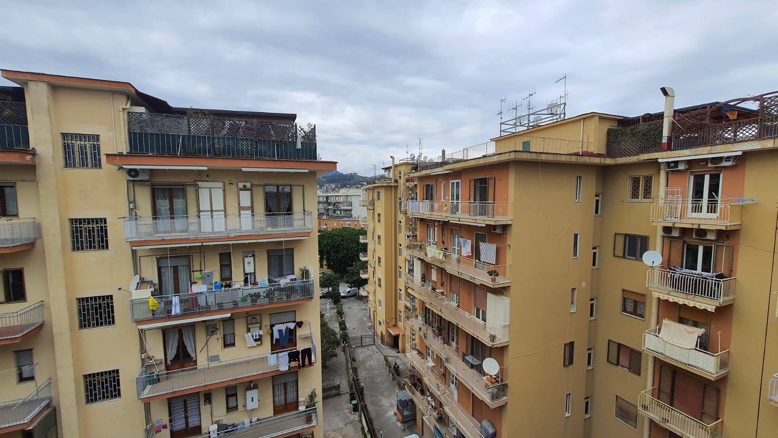 Appartamento in affitto a Salerno, 3 locali, zona Zona: Pastena, prezzo € 850 | CambioCasa.it