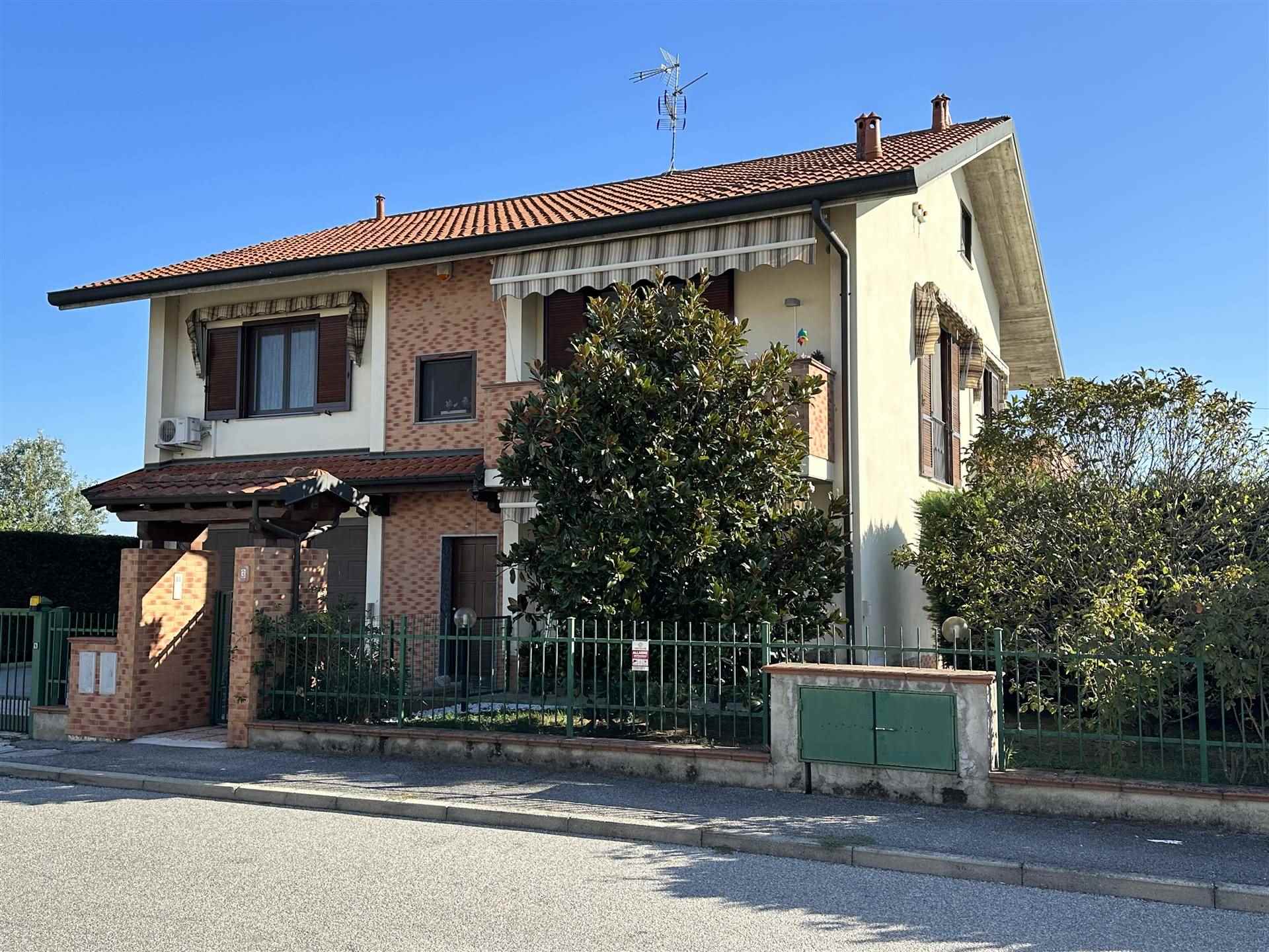 Soluzione Indipendente in vendita a Sant'Angelo Lodigiano, 3 locali, prezzo € 198.000 | PortaleAgenzieImmobiliari.it