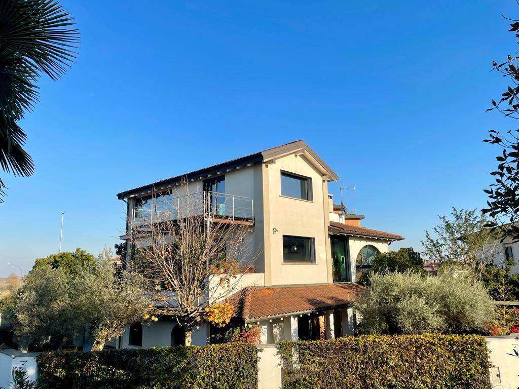 Villa in vendita a Graffignana, 13 locali, prezzo € 498.000 | PortaleAgenzieImmobiliari.it