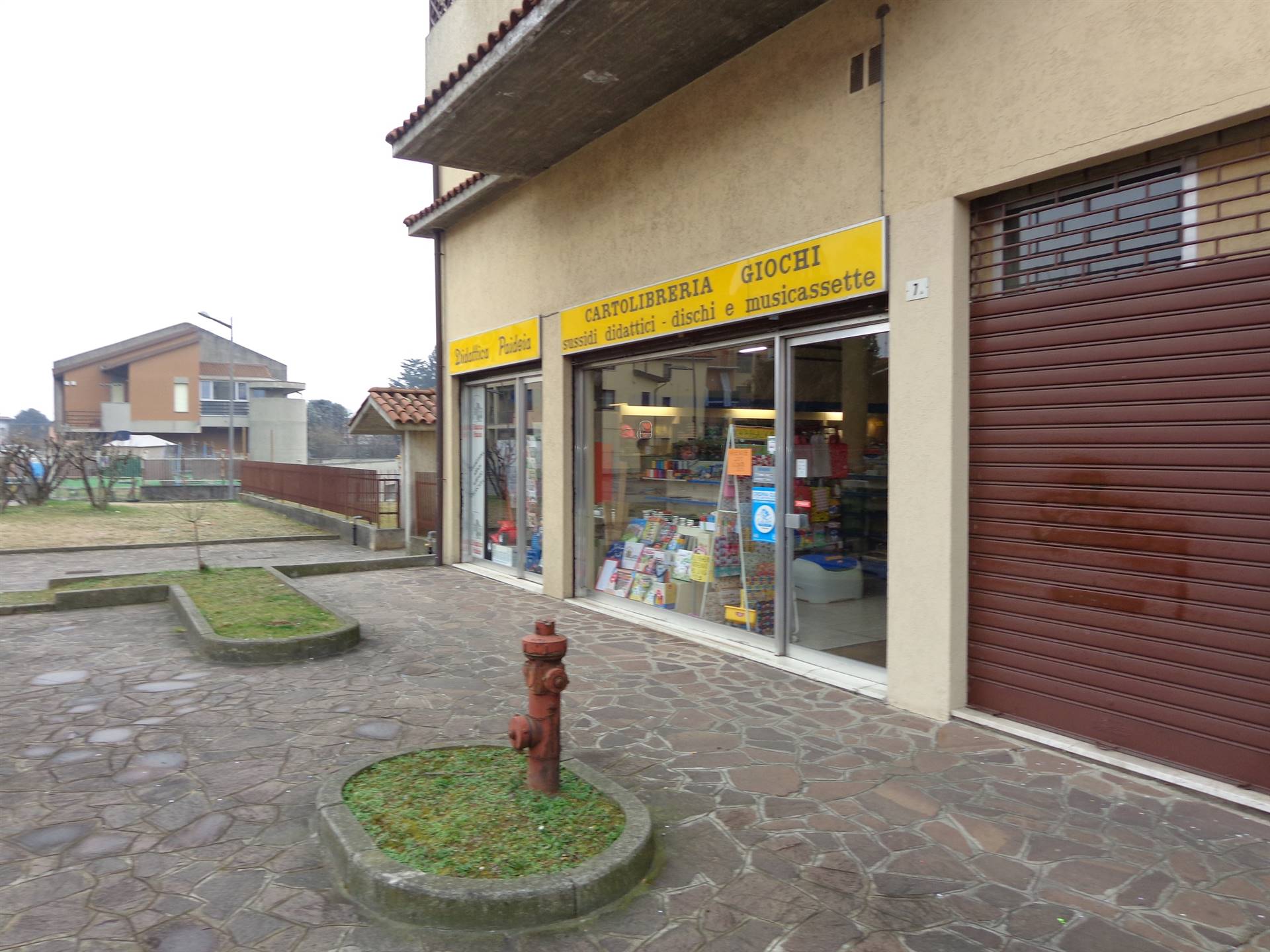 Negozio / Locale in vendita a Capriate San Gervasio, 8 locali, zona iate, prezzo € 140.000 | PortaleAgenzieImmobiliari.it