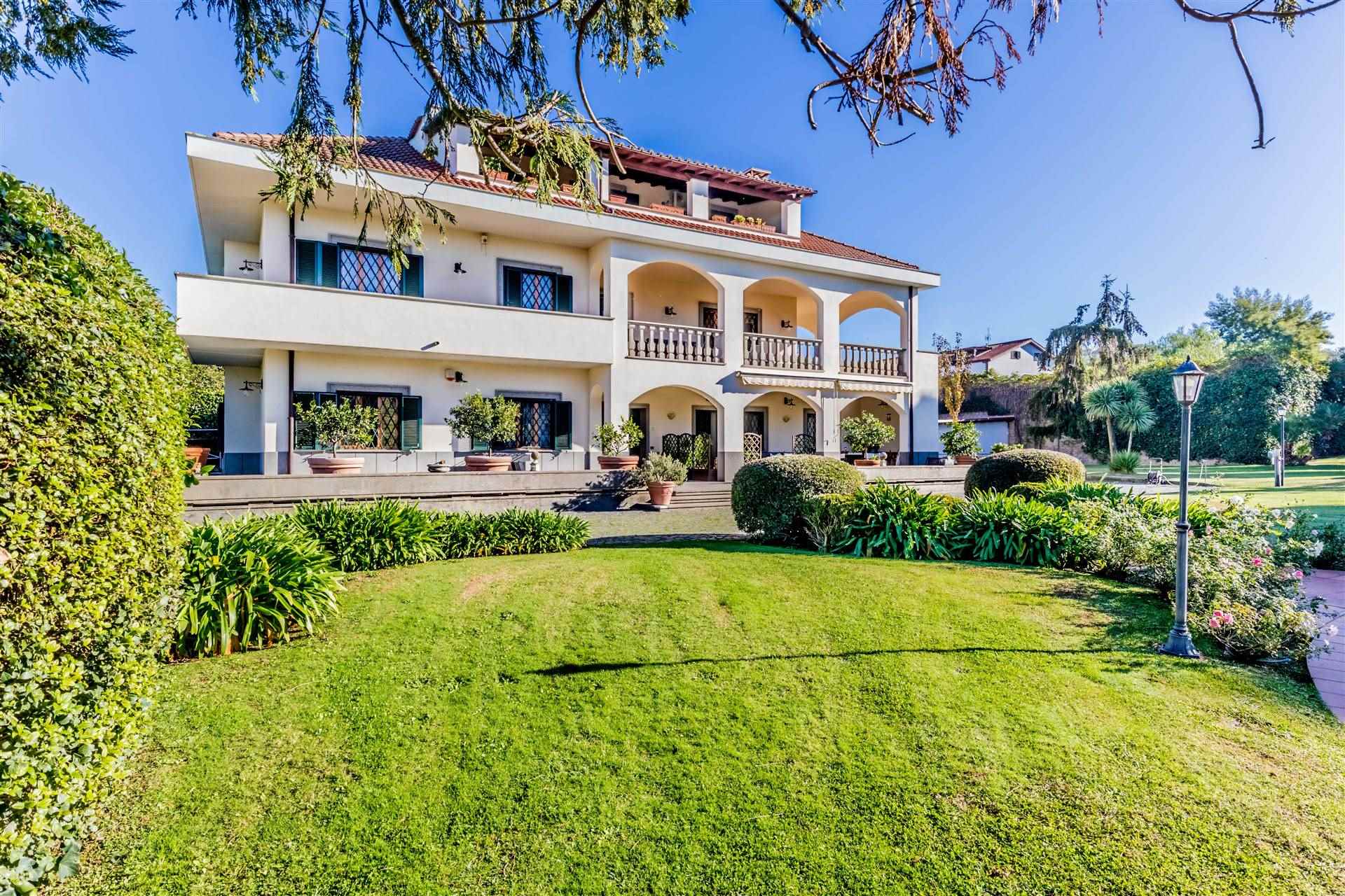 Villa in vendita a Albano Laziale, 11 locali, zona na, prezzo € 1.100.000 | PortaleAgenzieImmobiliari.it