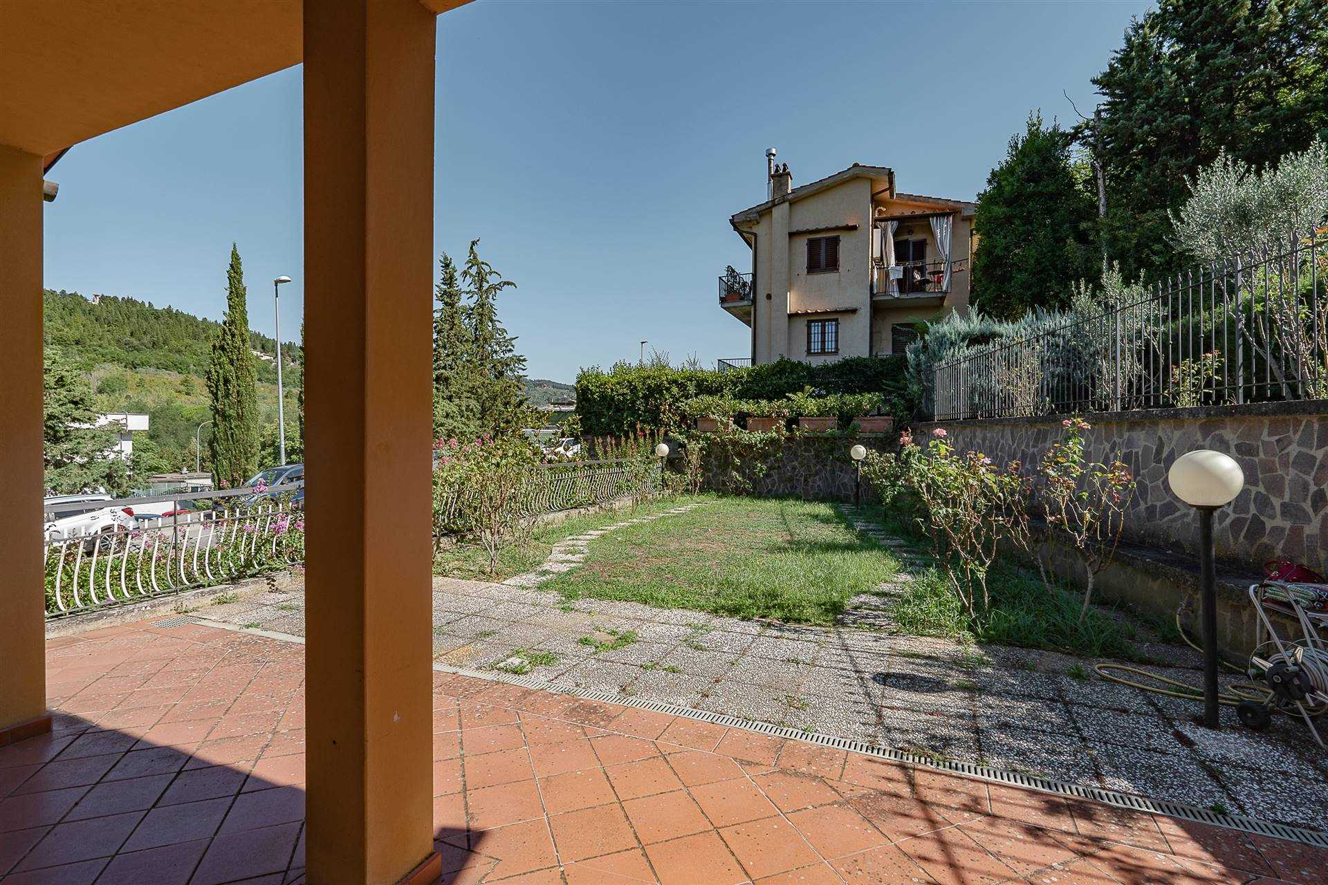 Villa in vendita a Fiesole, 10 locali, zona ine, prezzo € 739.000 | PortaleAgenzieImmobiliari.it
