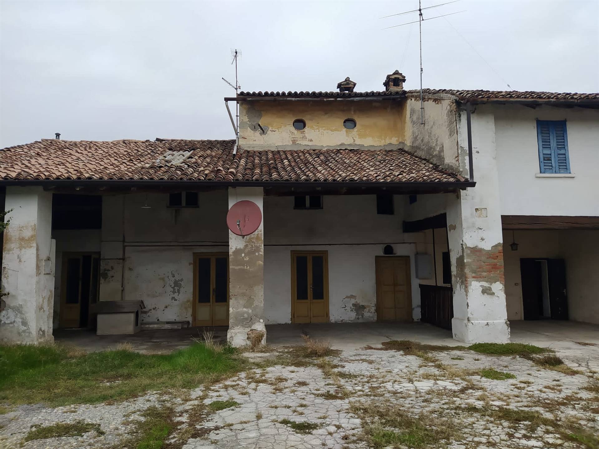 Rustico / Casale in vendita a Capergnanica, 10 locali, prezzo € 165.000 | PortaleAgenzieImmobiliari.it