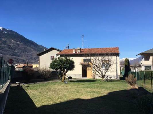 Villa in vendita a Cosio Valtellino, 3 locali, prezzo € 295.000 | CambioCasa.it
